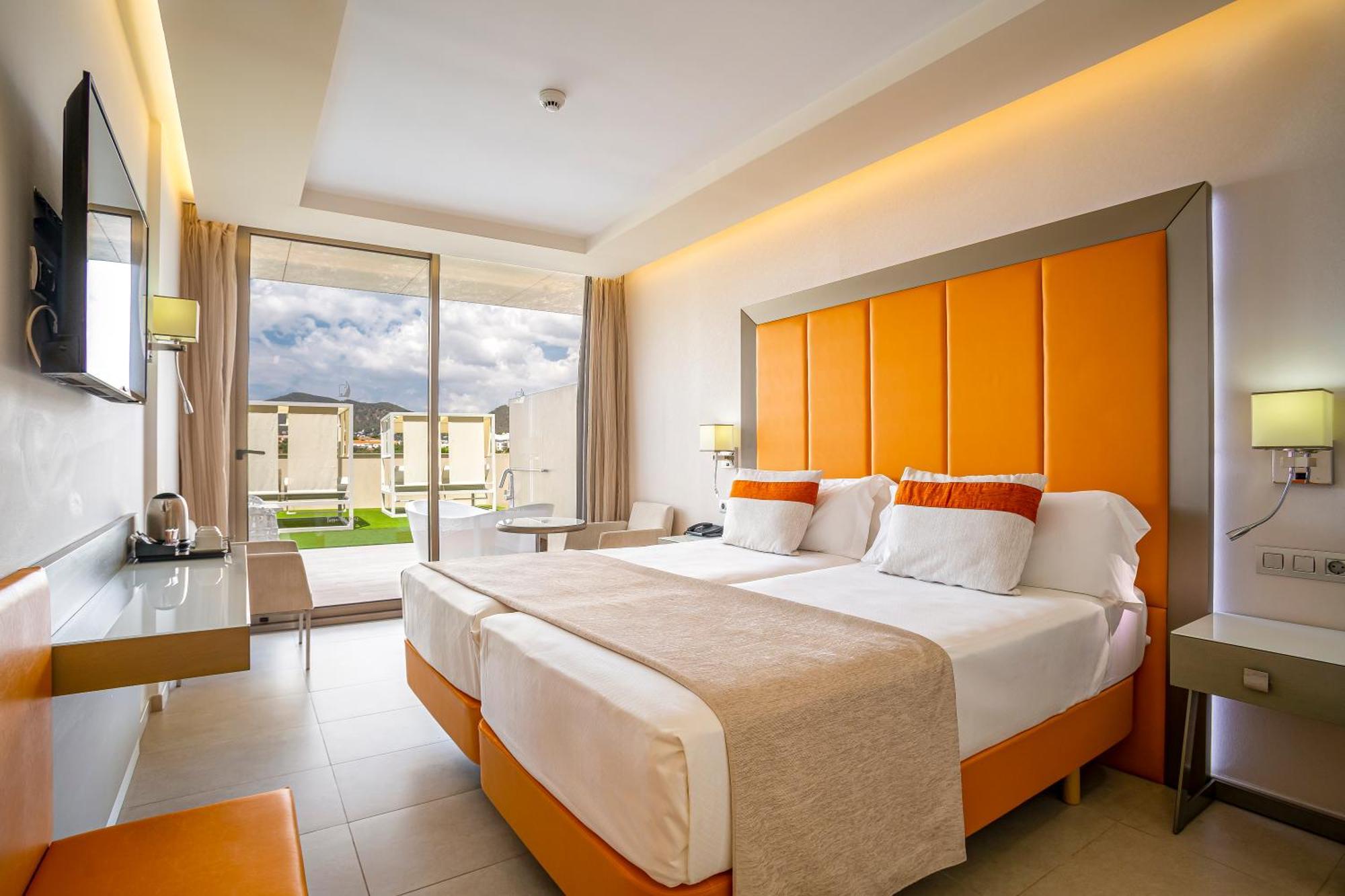 Twin Room Terrace