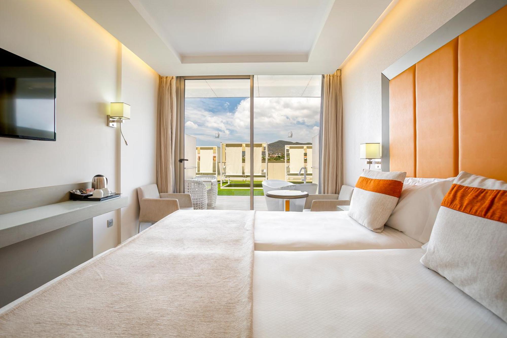 Twin Room Terrace