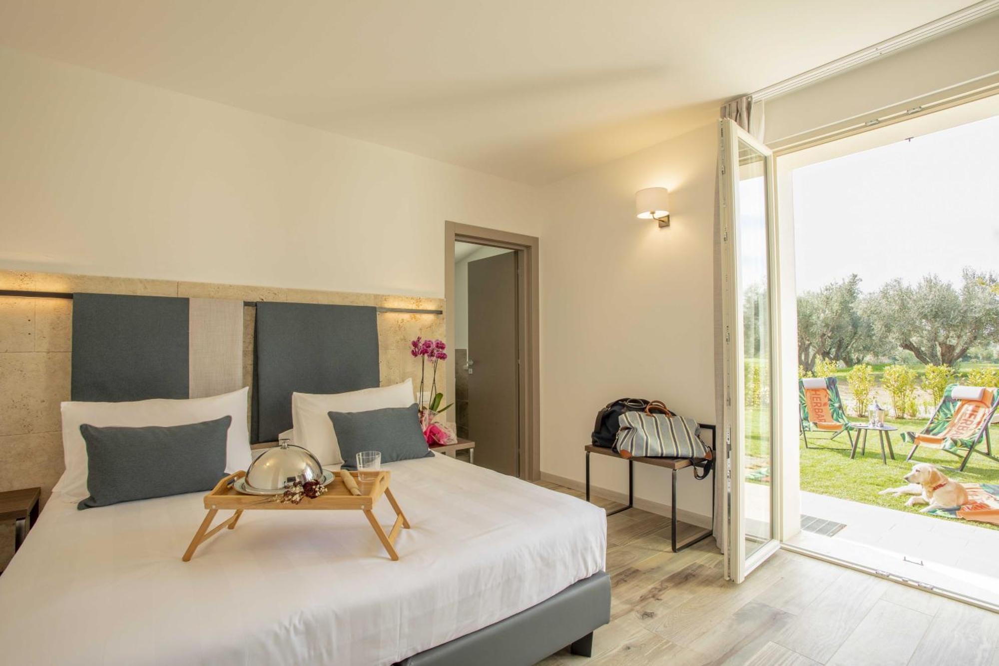 Standard Double or Twin Room Depandance