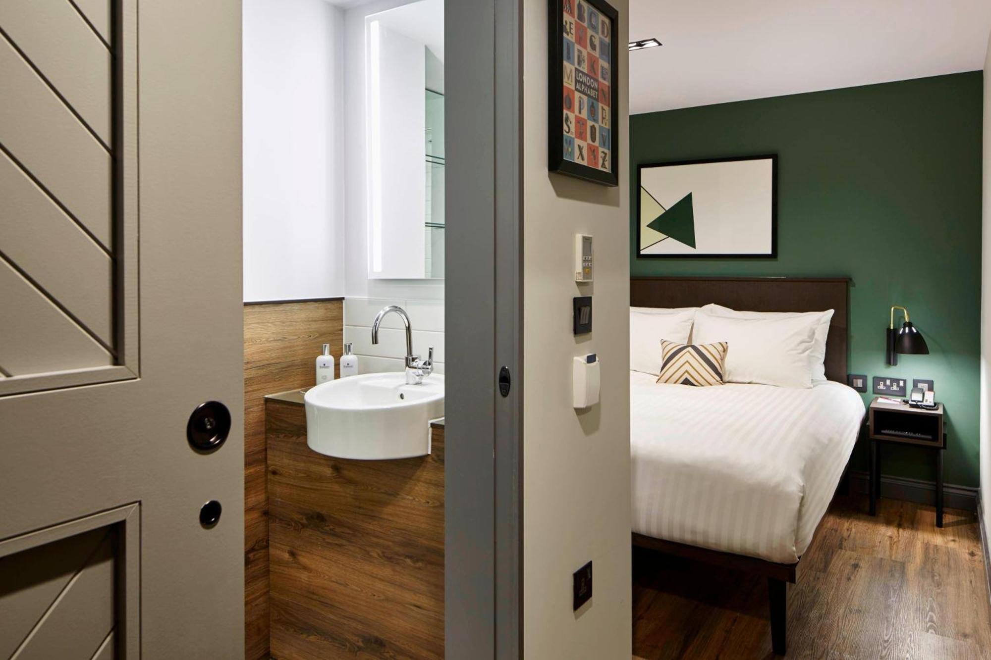 Suíte de 1 Quarto com Cama de Casal
