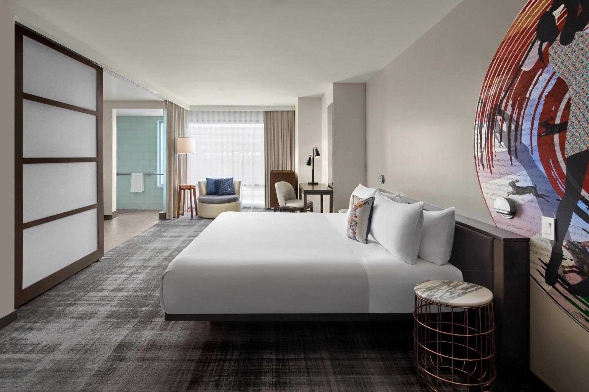 Standard King Room Oldtown View