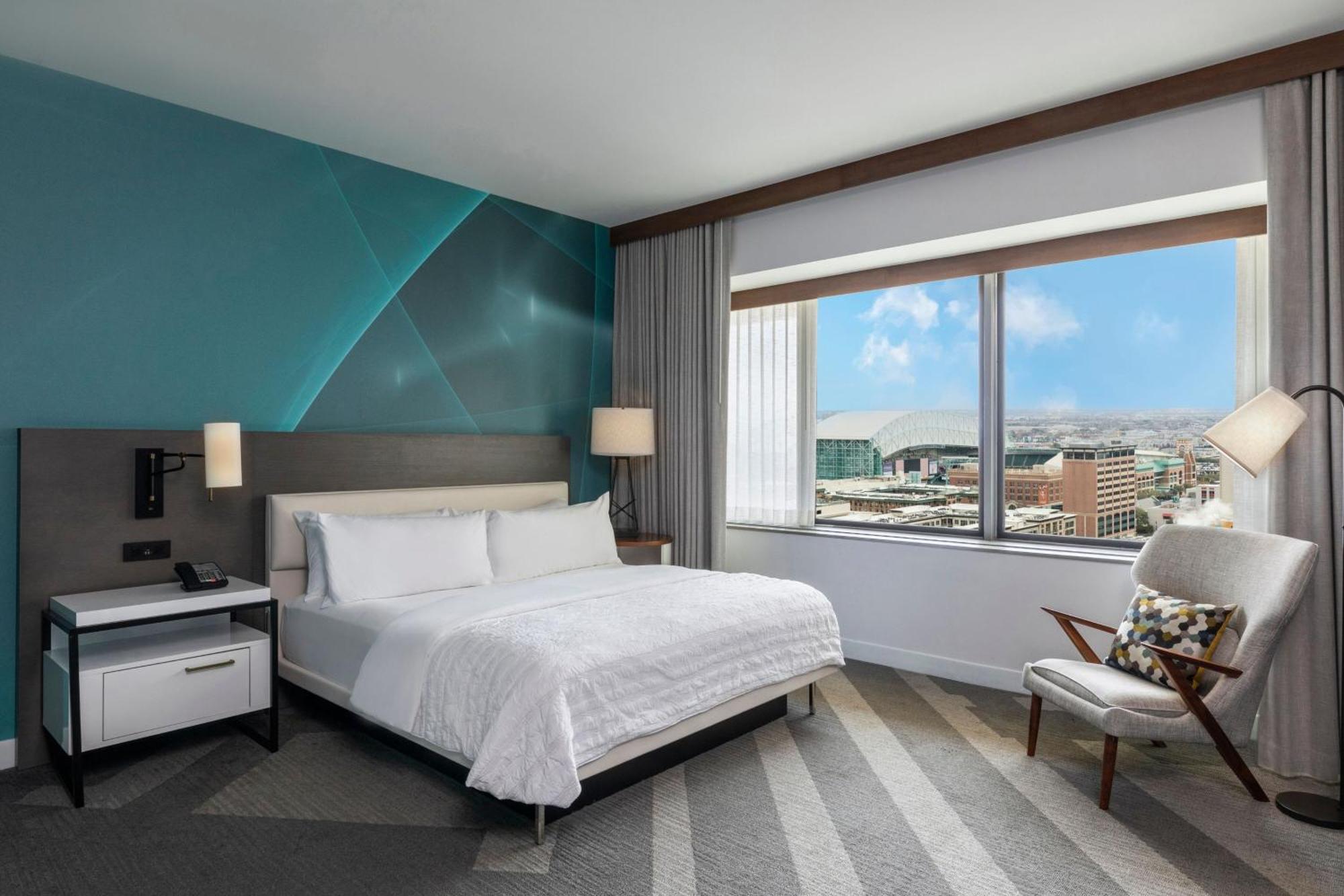 Premium King Room City View