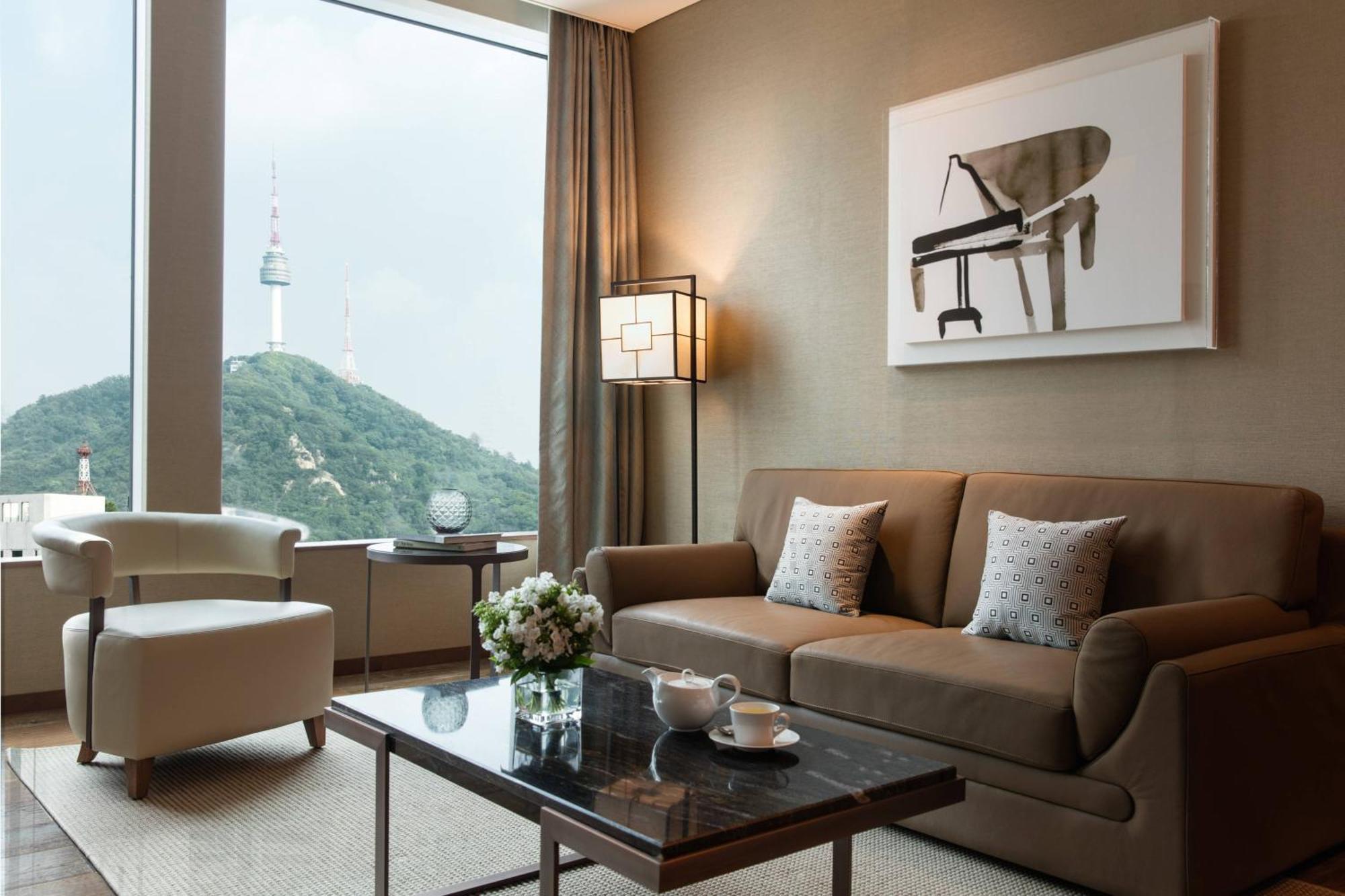 Junior King Suite Seoul N Tower View