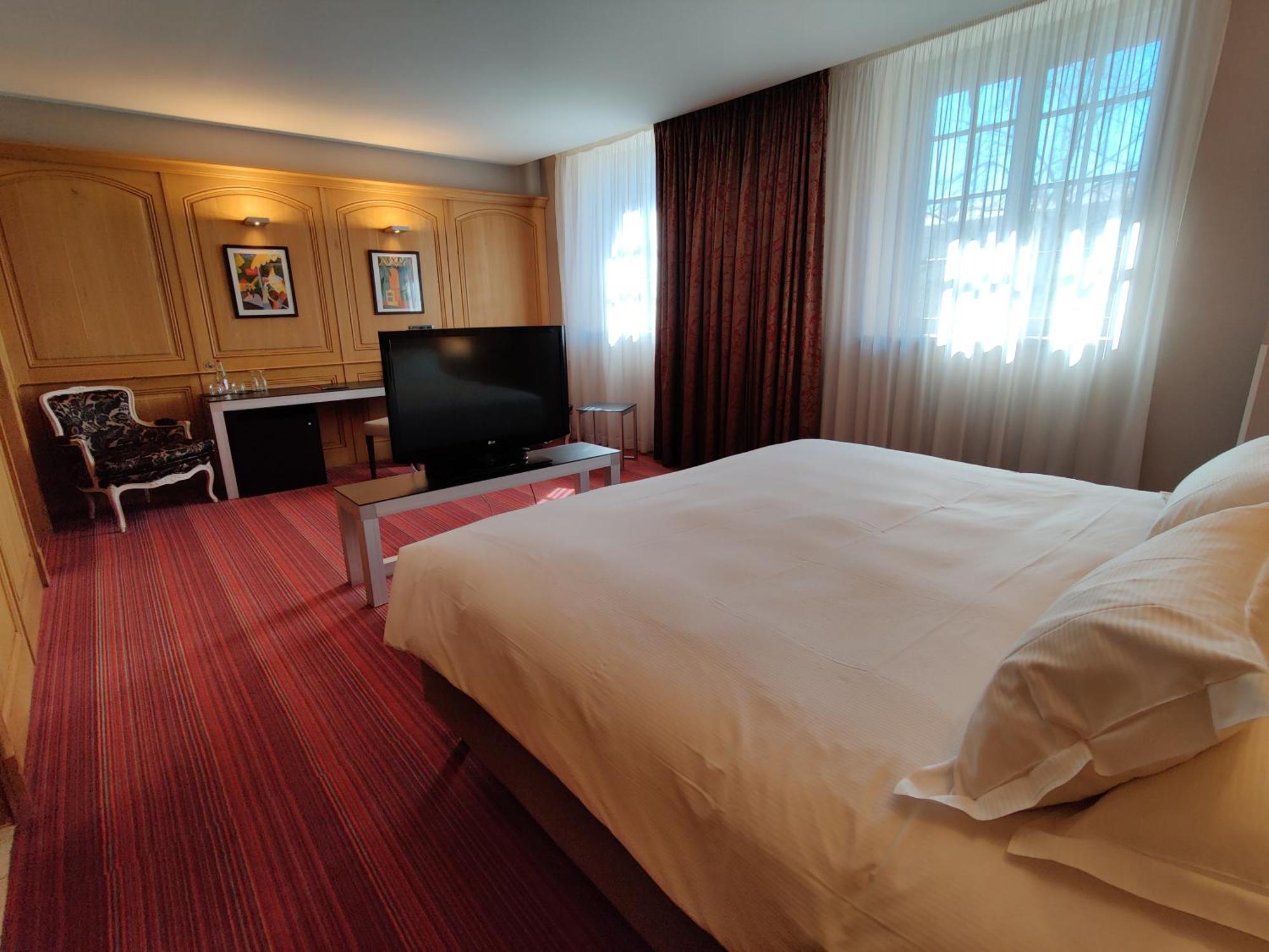 Larger Guest room 1 Double Limited view,1553873791:JPEG