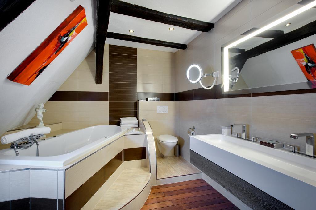 Double Room Balneo Bath