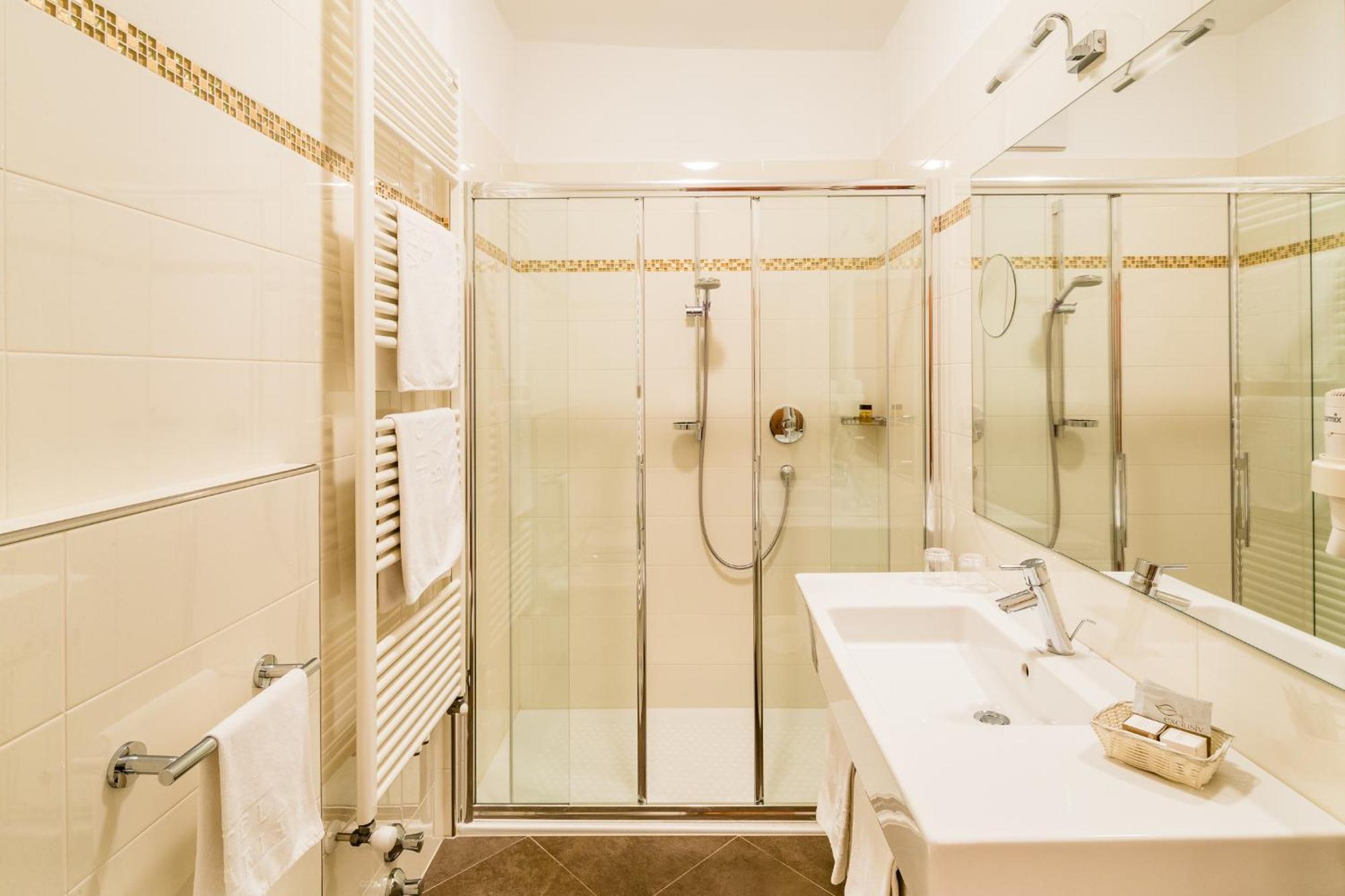 Double Room Balcony Annex