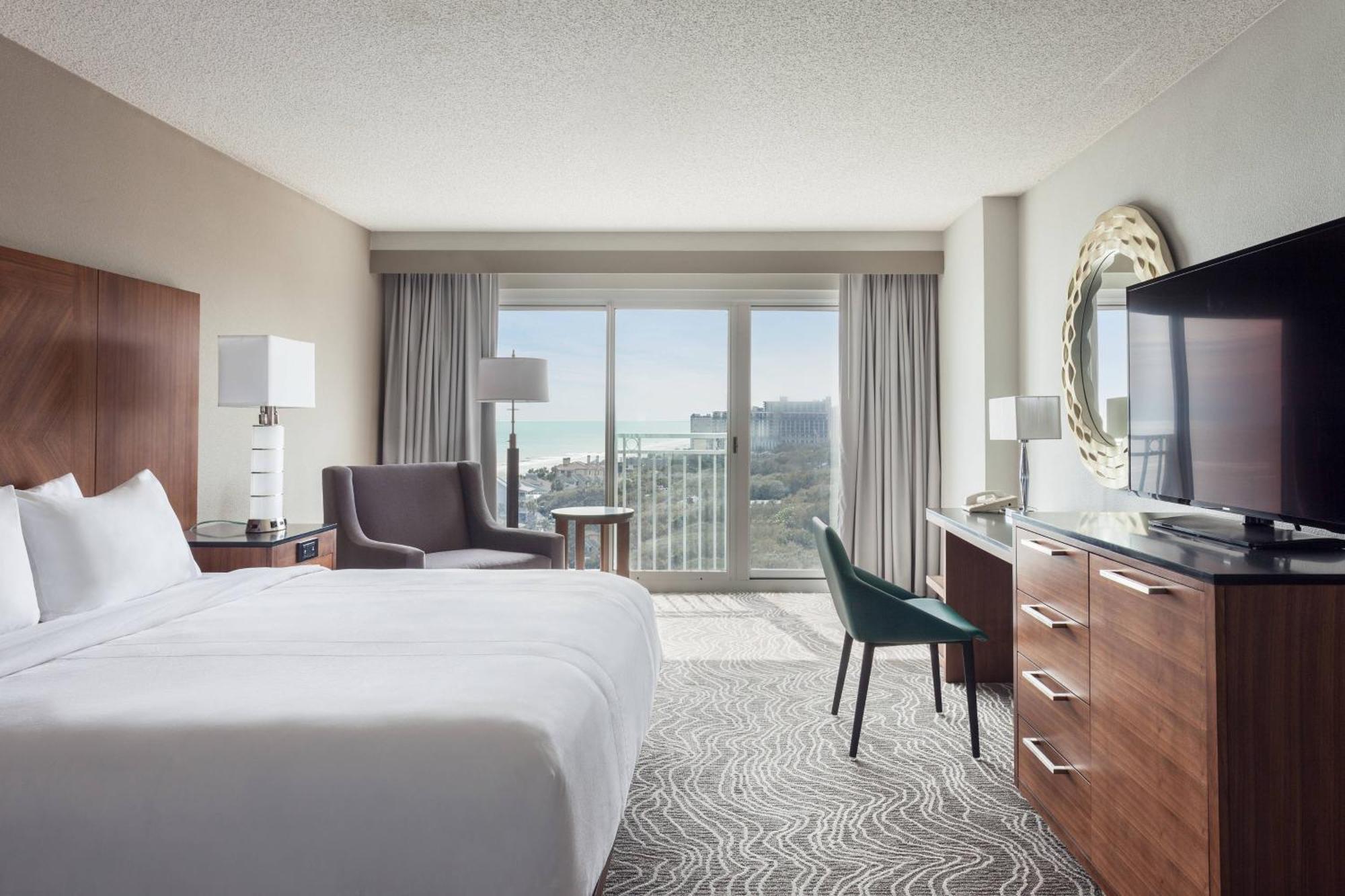 King Room with Partial Ocean View - Hearing Accessible,1710412750:JPEG
