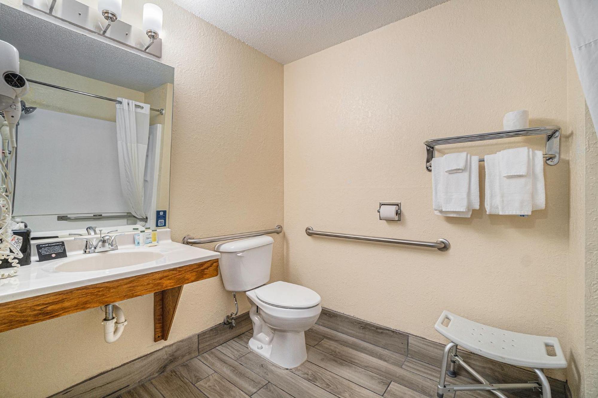 Queen Room Two Queen Beds Mobility Access or Non-Smoking