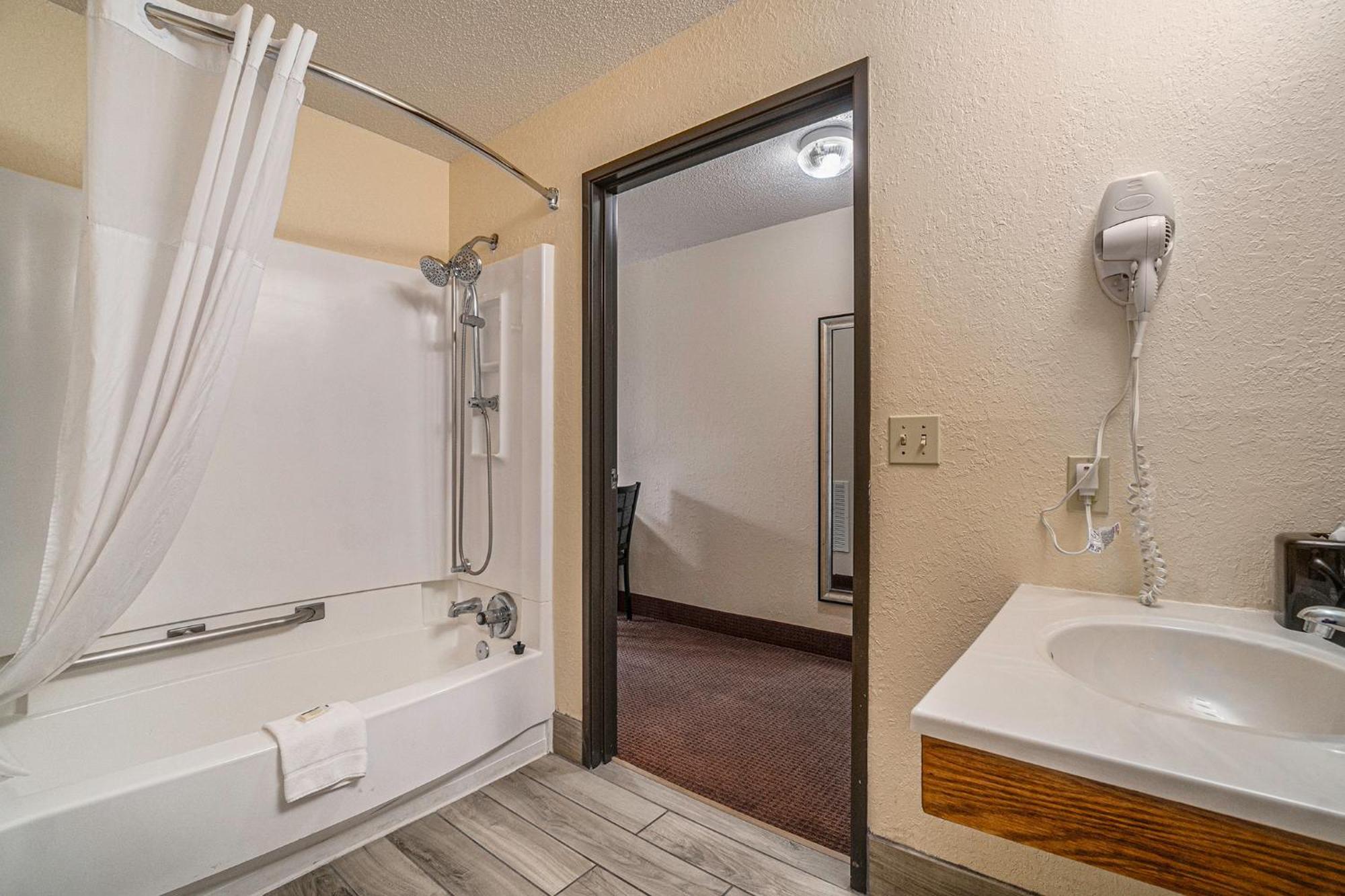 Queen Room Two Queen Beds Mobility Access or Non-Smoking