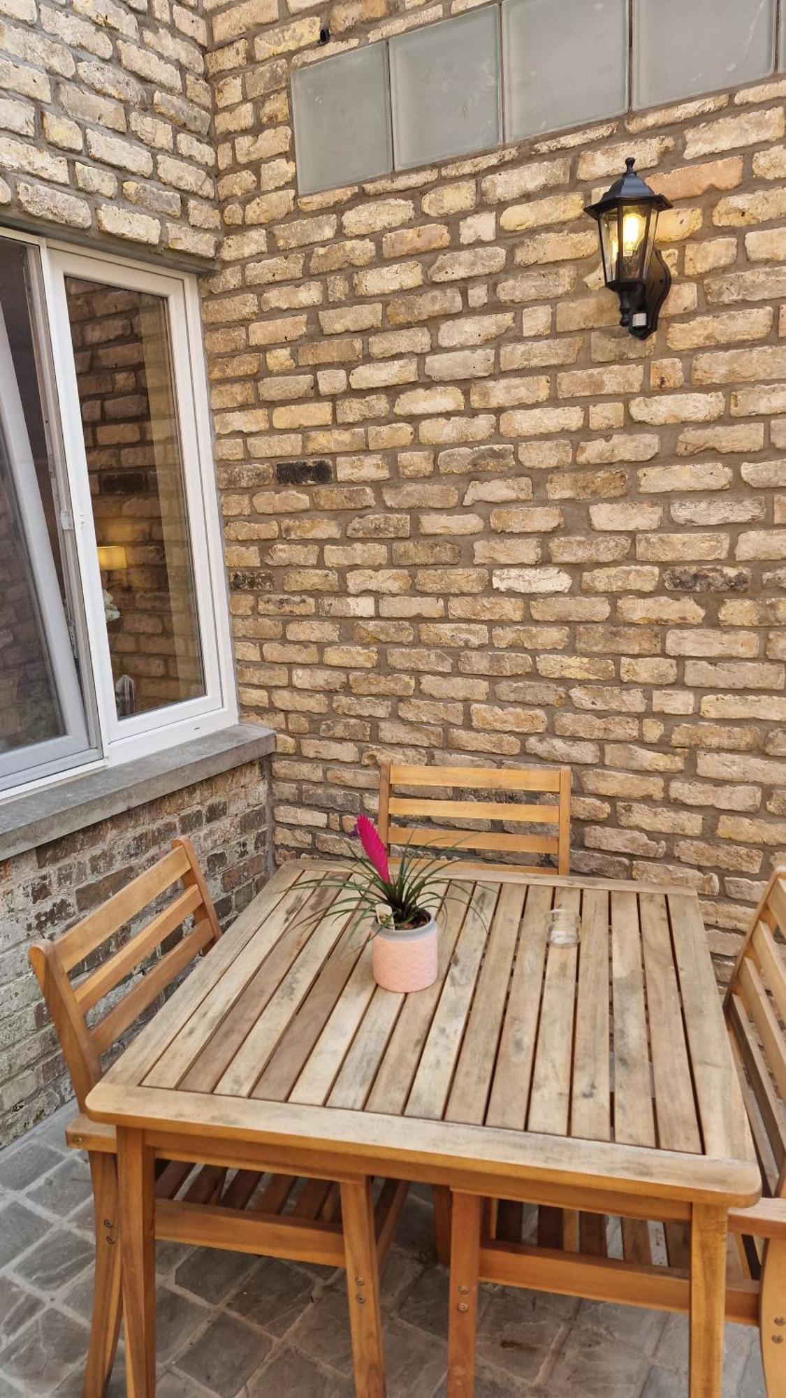 Standaard triple room annex met terras