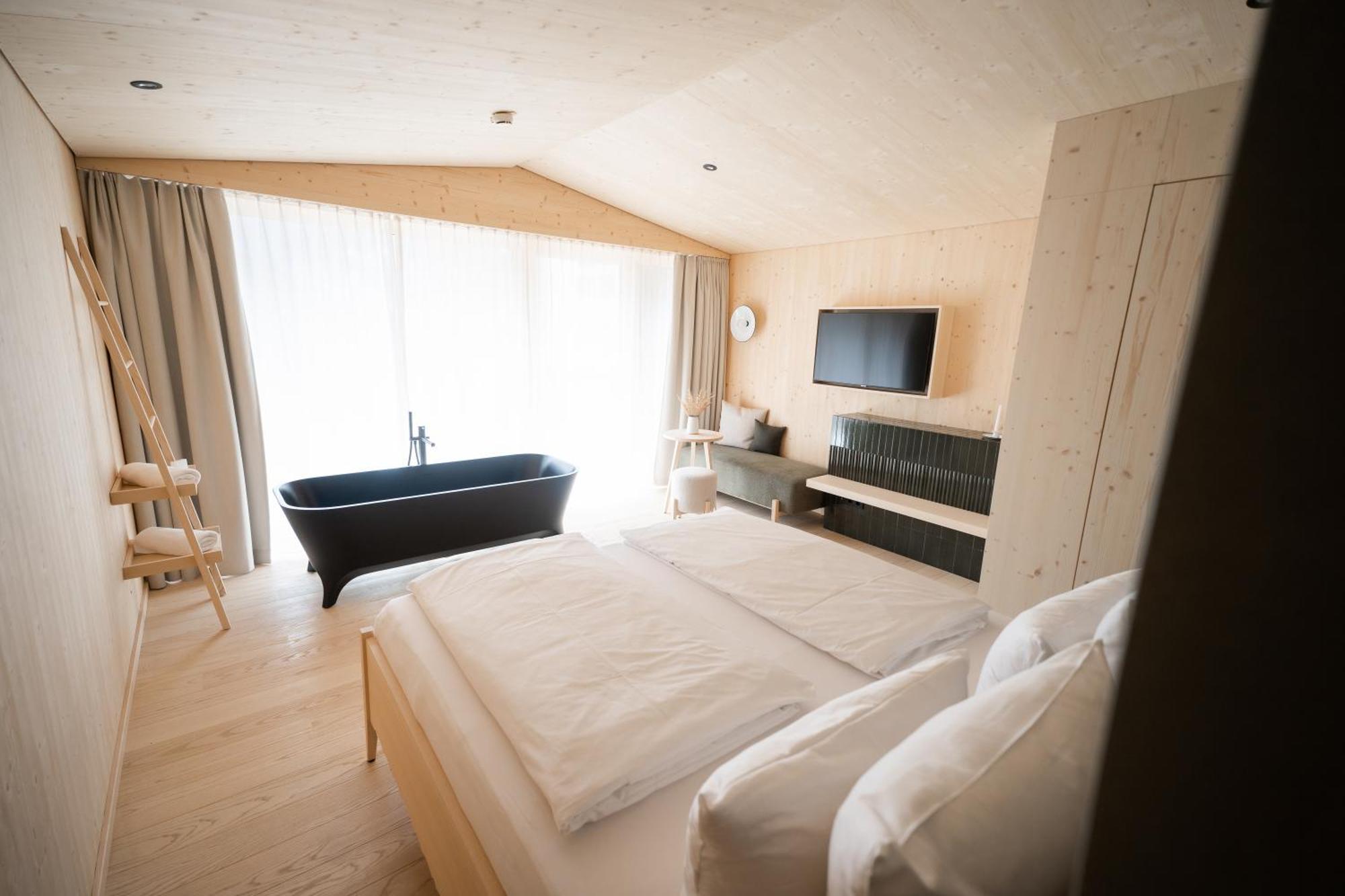 Deluxe Double Room Balcony "Maisäß"
