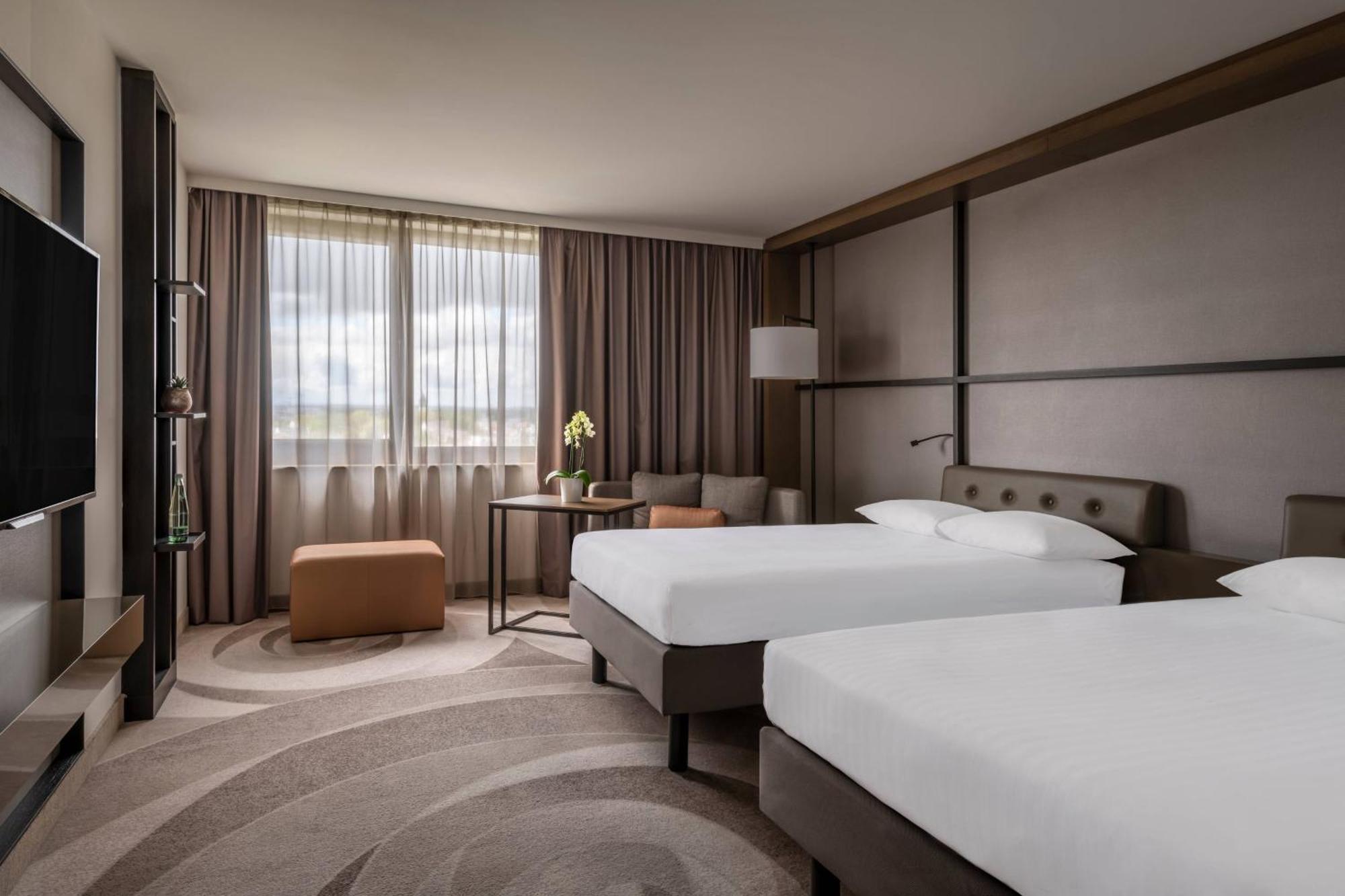 Executive Twin Room Lounge Access