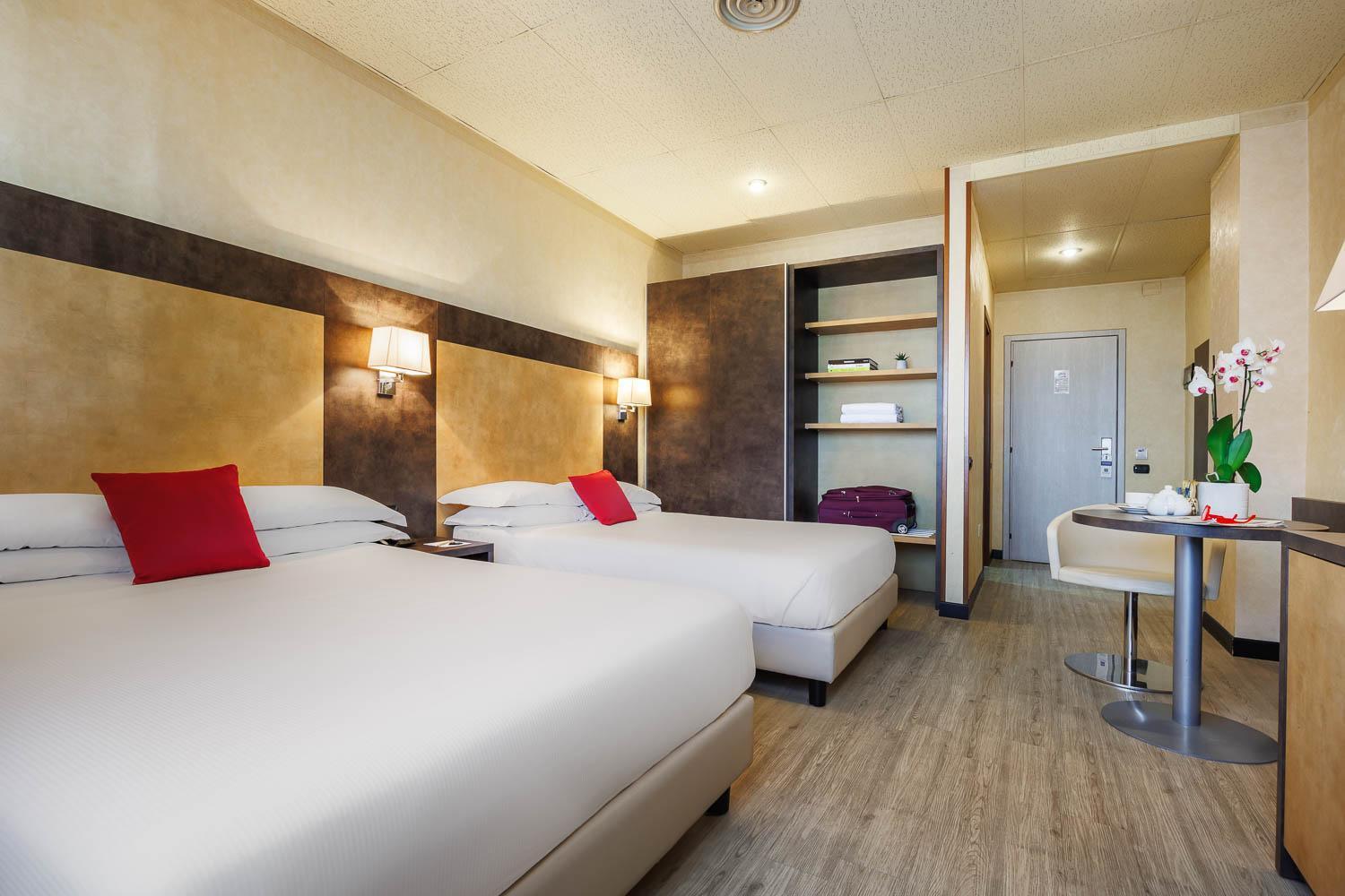 Deluxe Double Room with Two Double Beds,1554350053:JPEG