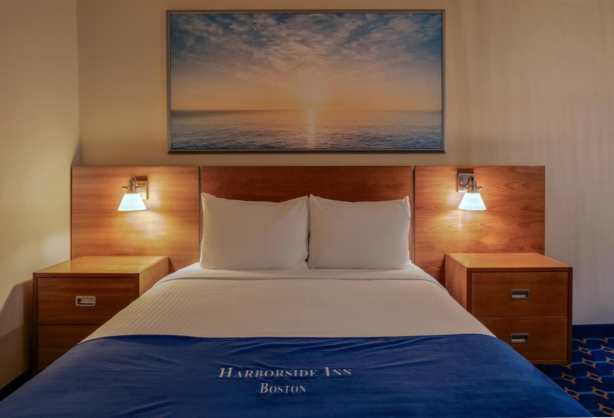 Zimmer mit Queensize-Bett und Stadtblick