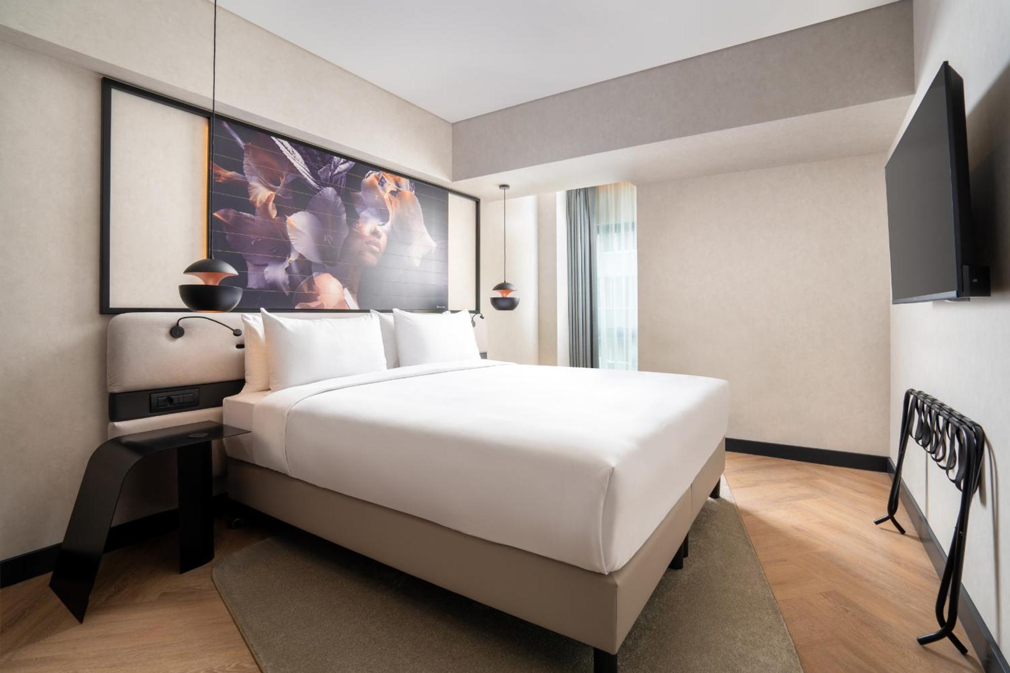 Executive King Suite Lounge Access