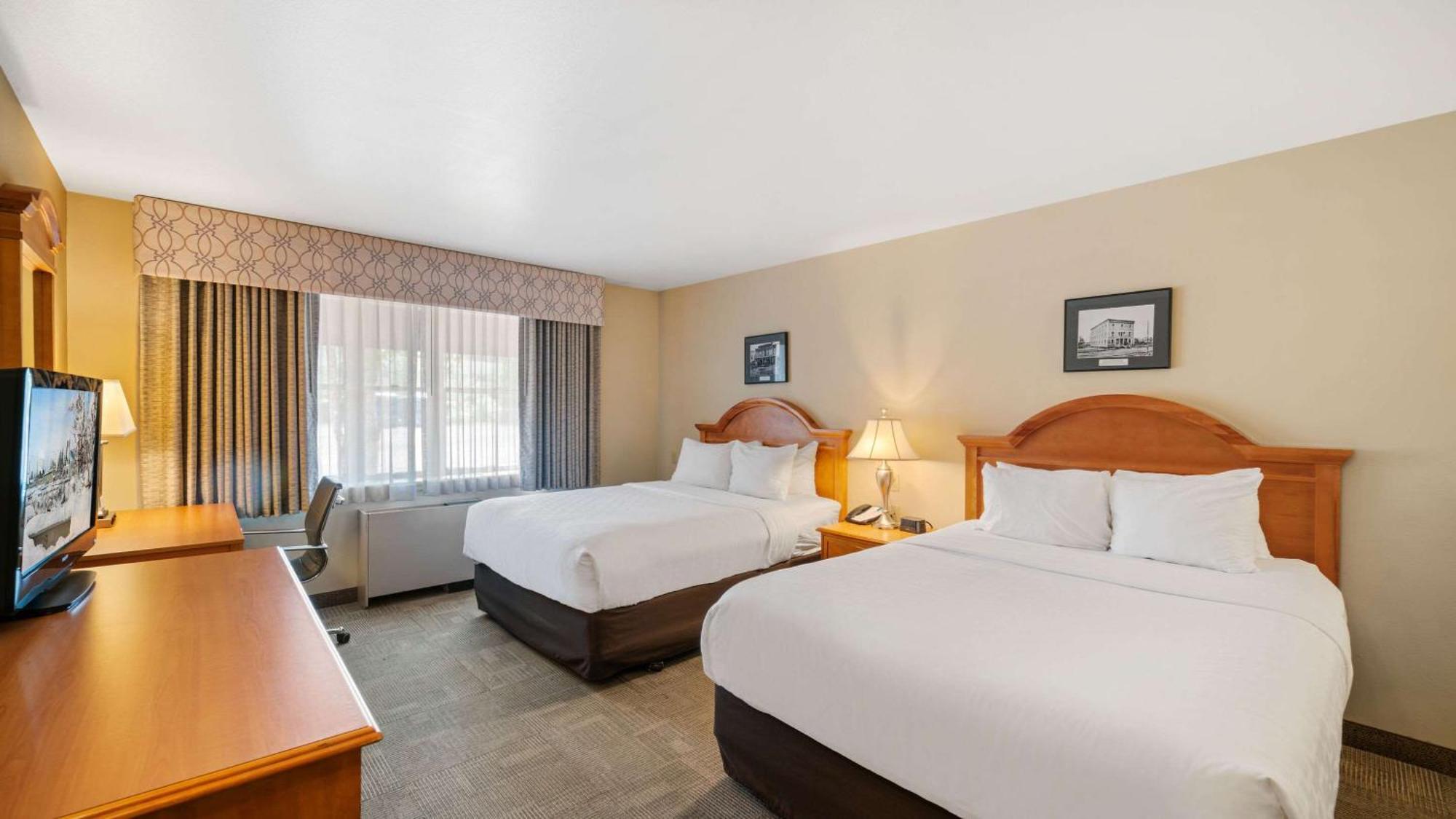 Efficiency Queen Room Two Queen Beds Non-Smoking