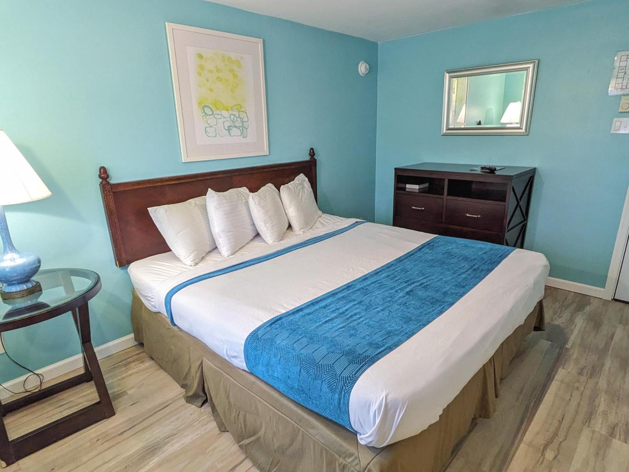 Standard King Room