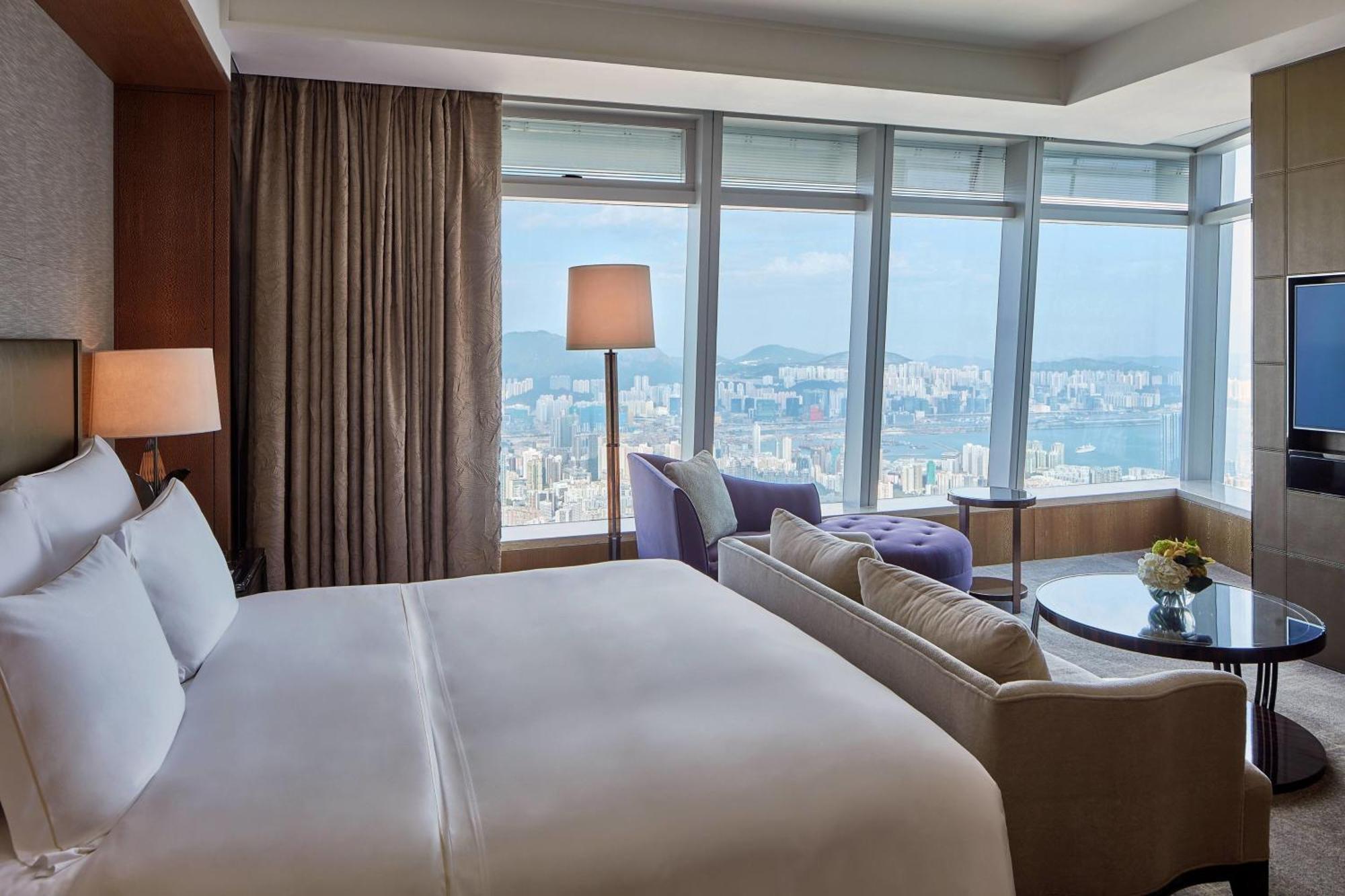 Grand Seaview Room King Bed