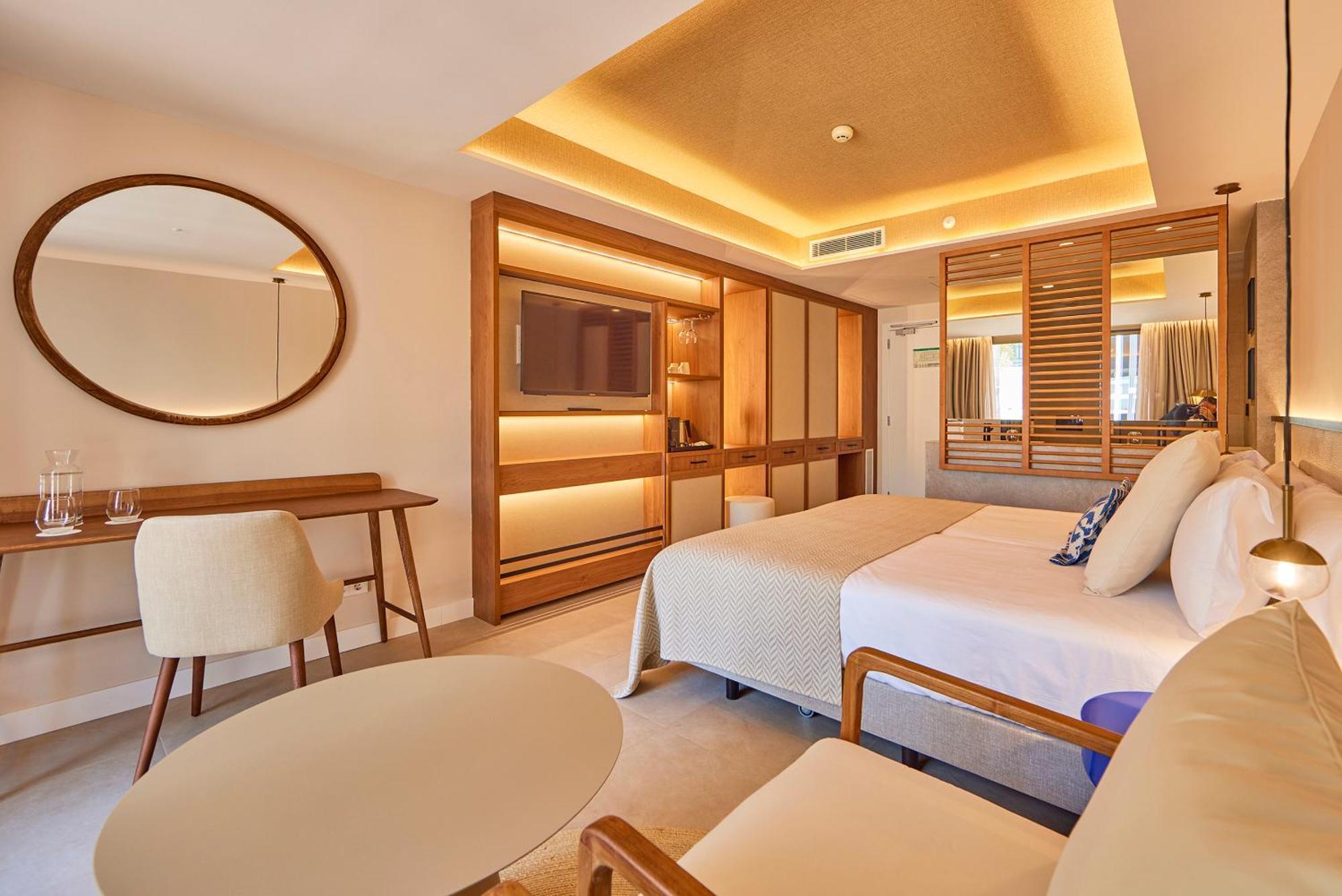 Junior Suite Sun Deck