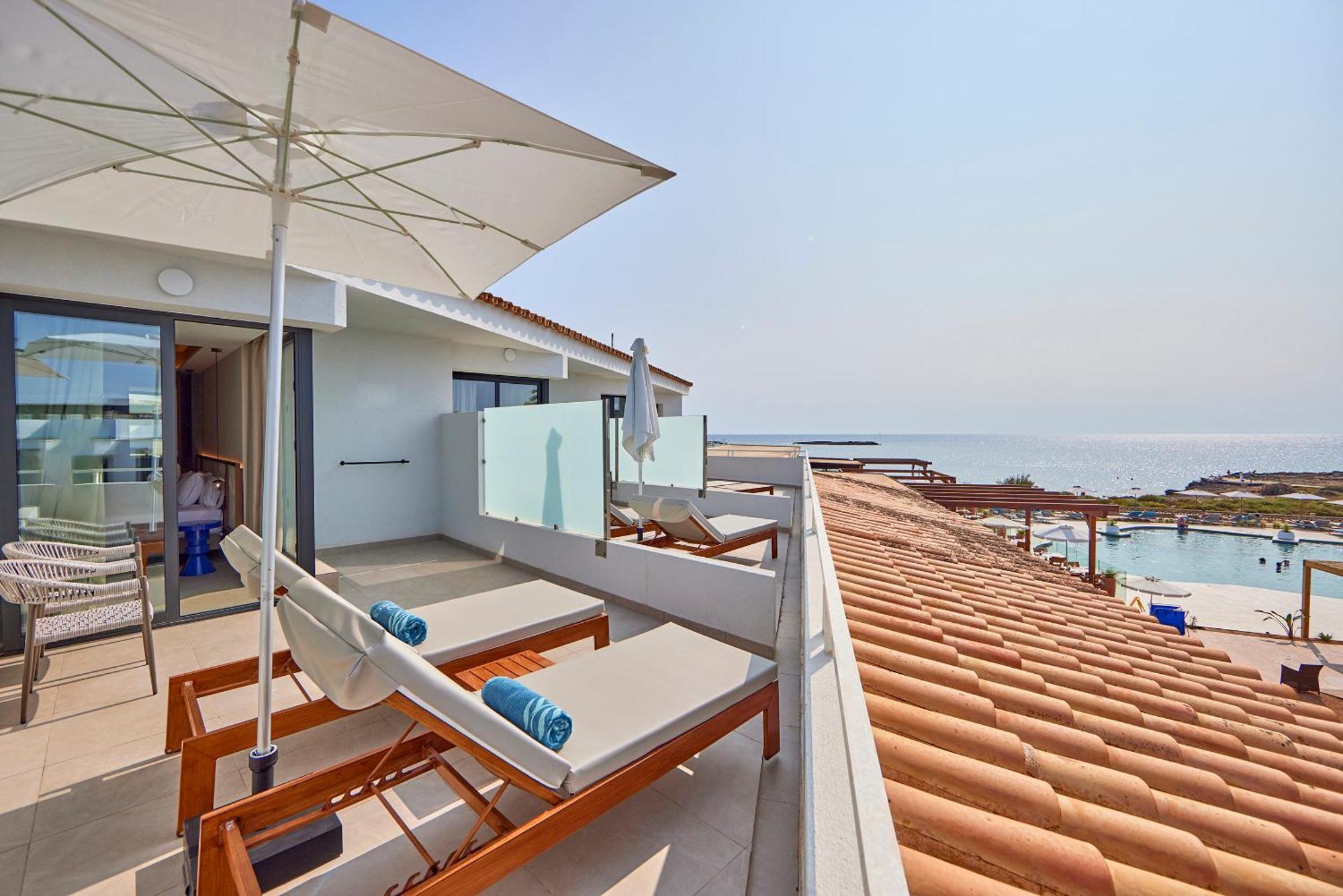 Junior Suite Side Sea View