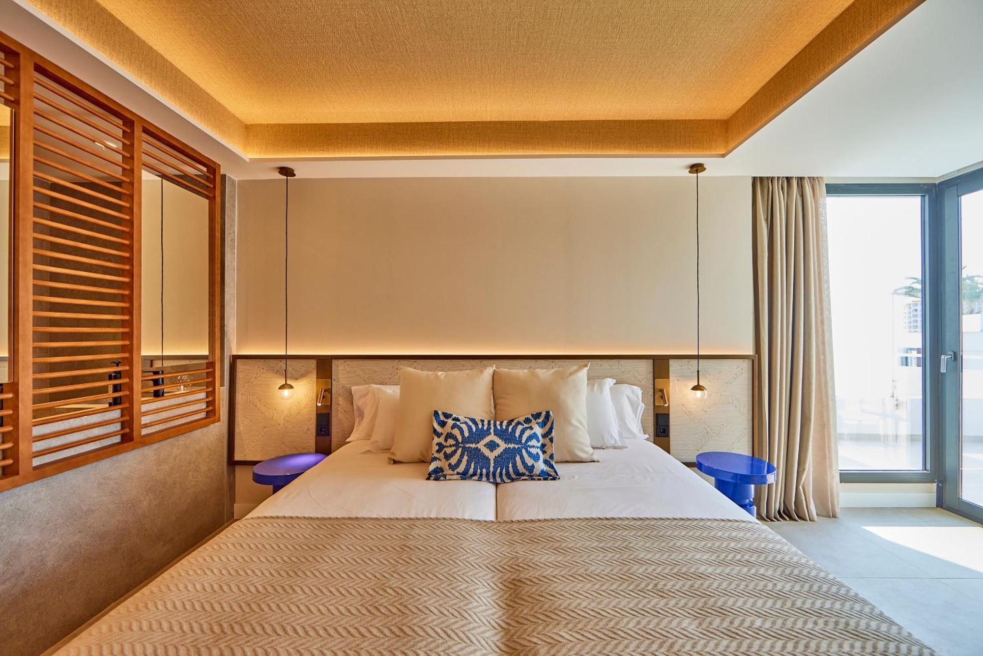 Junior Suite Side Sea View