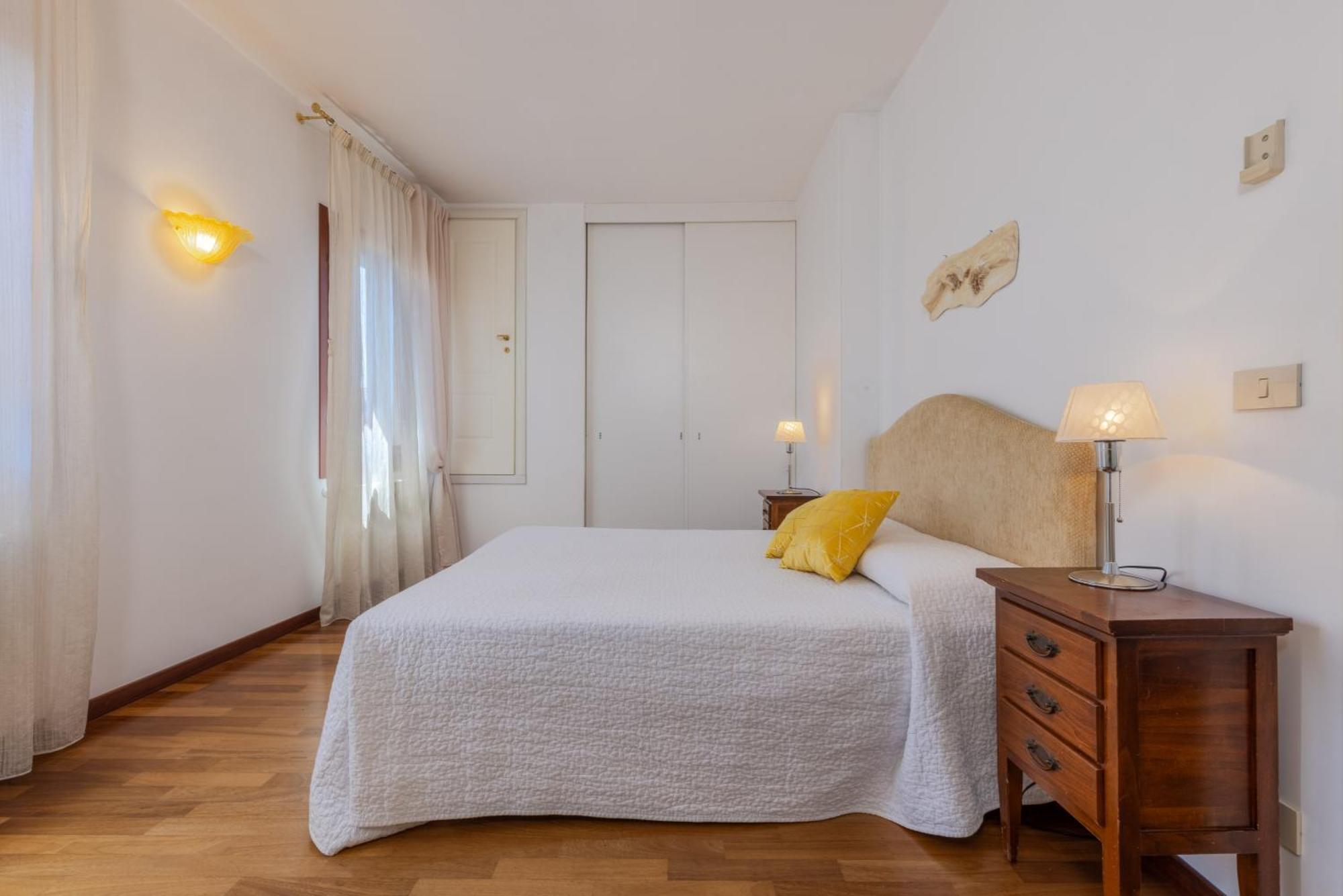 One-Bedroom Apartment Garden View
