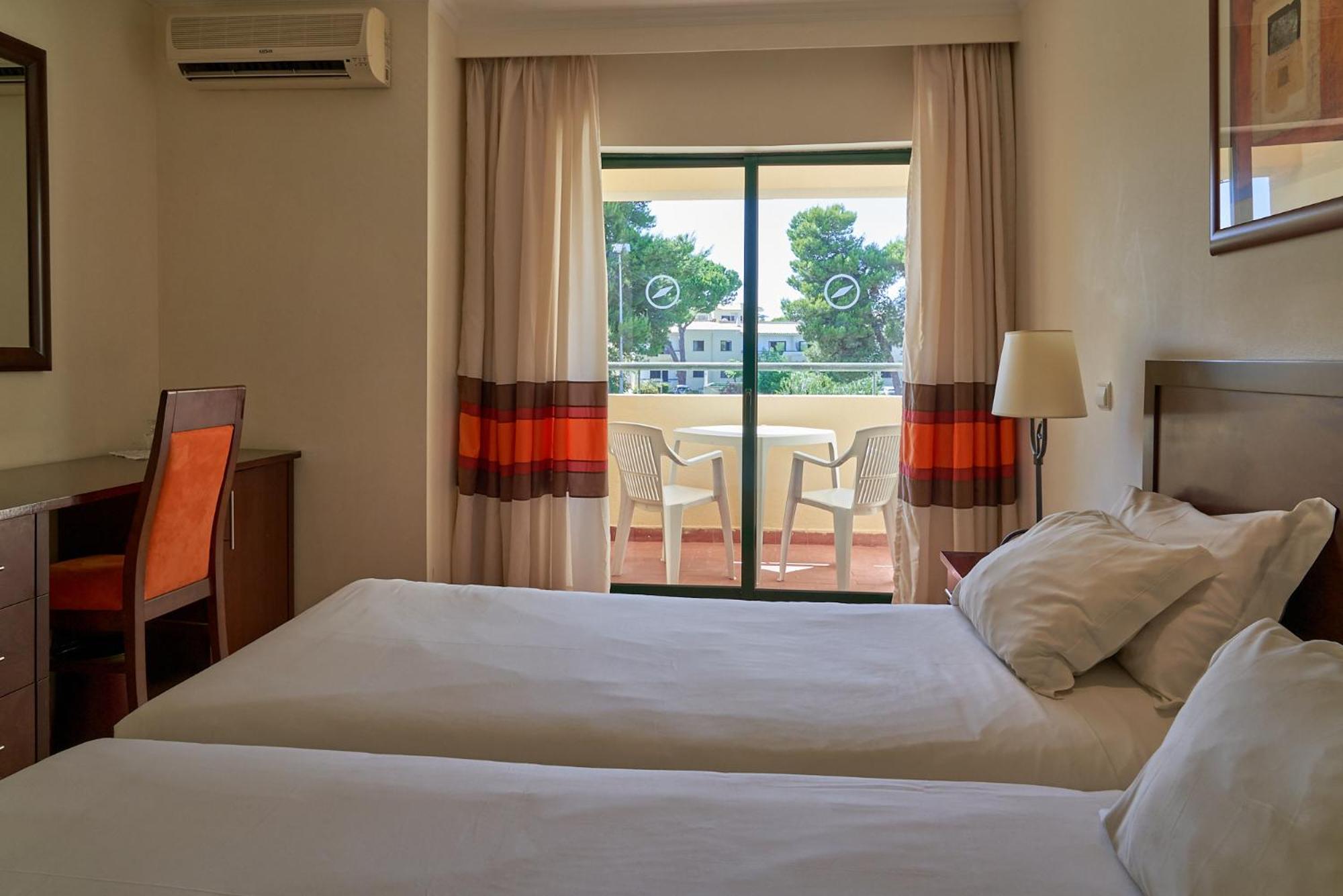 Deluxe Double or Twin Room City View
