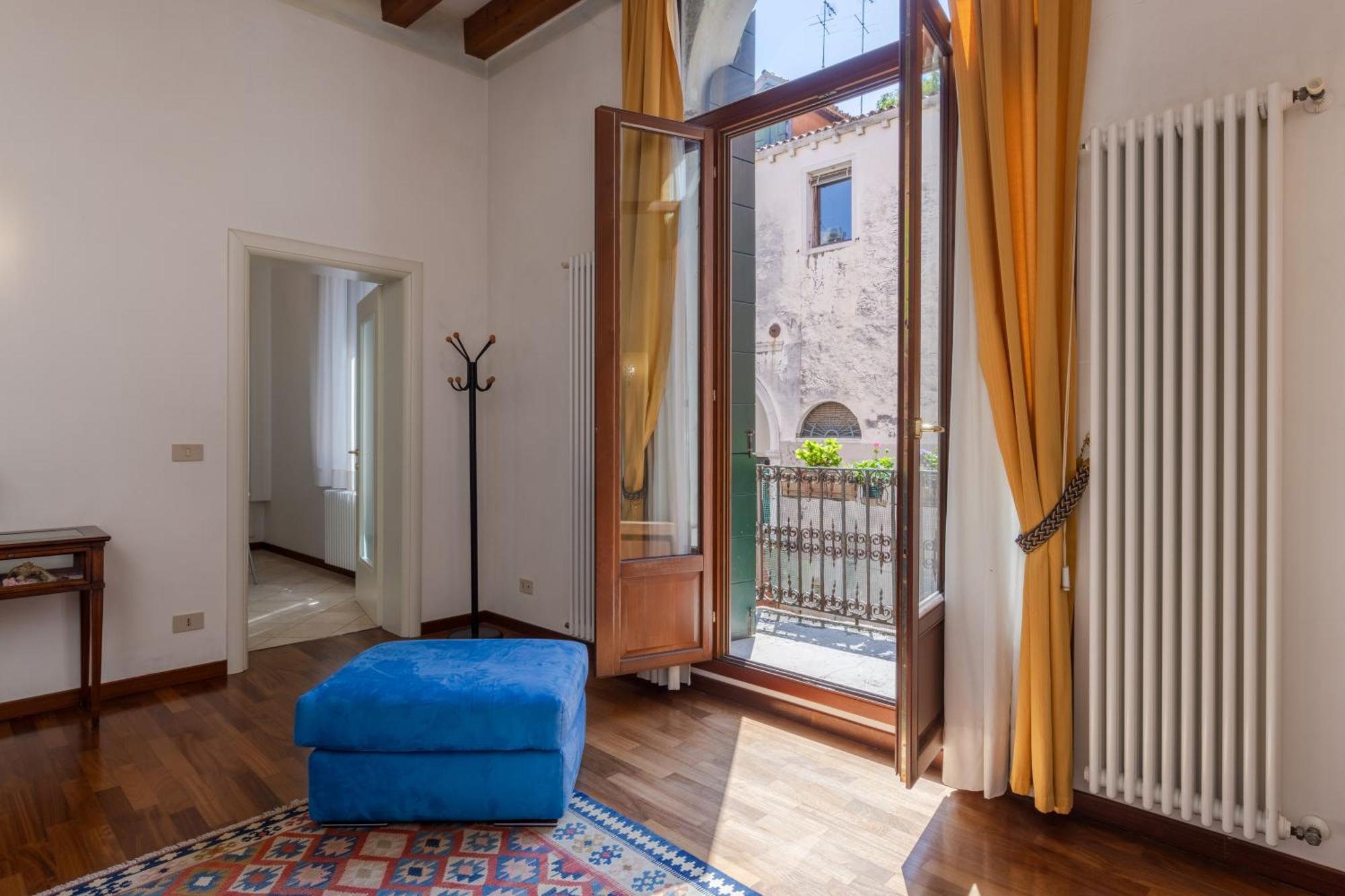 One-Bedroom Suite Canal View