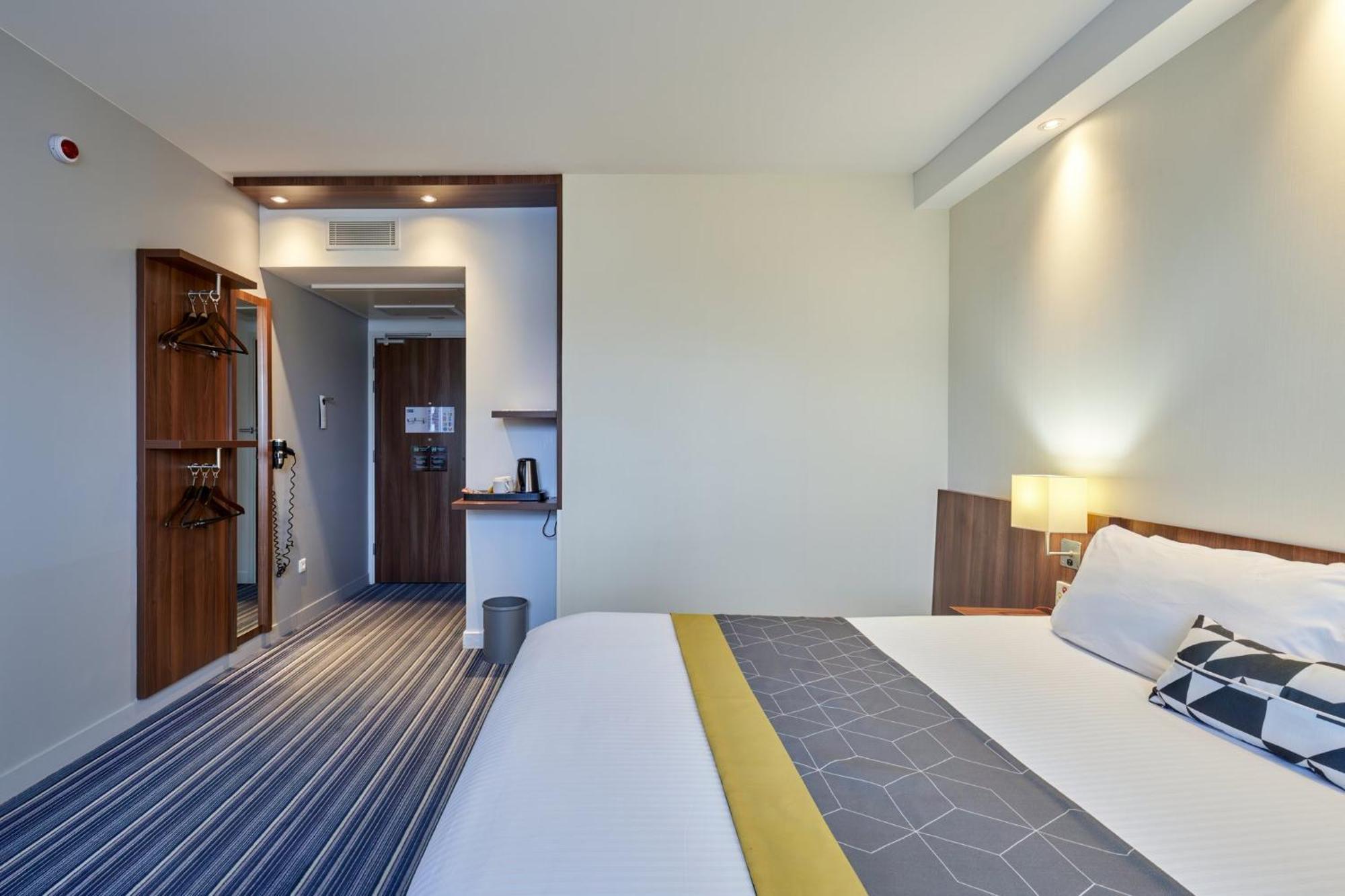 Standaard Kamer met queensize bed - Toegankelijk, met gratis ontbijt