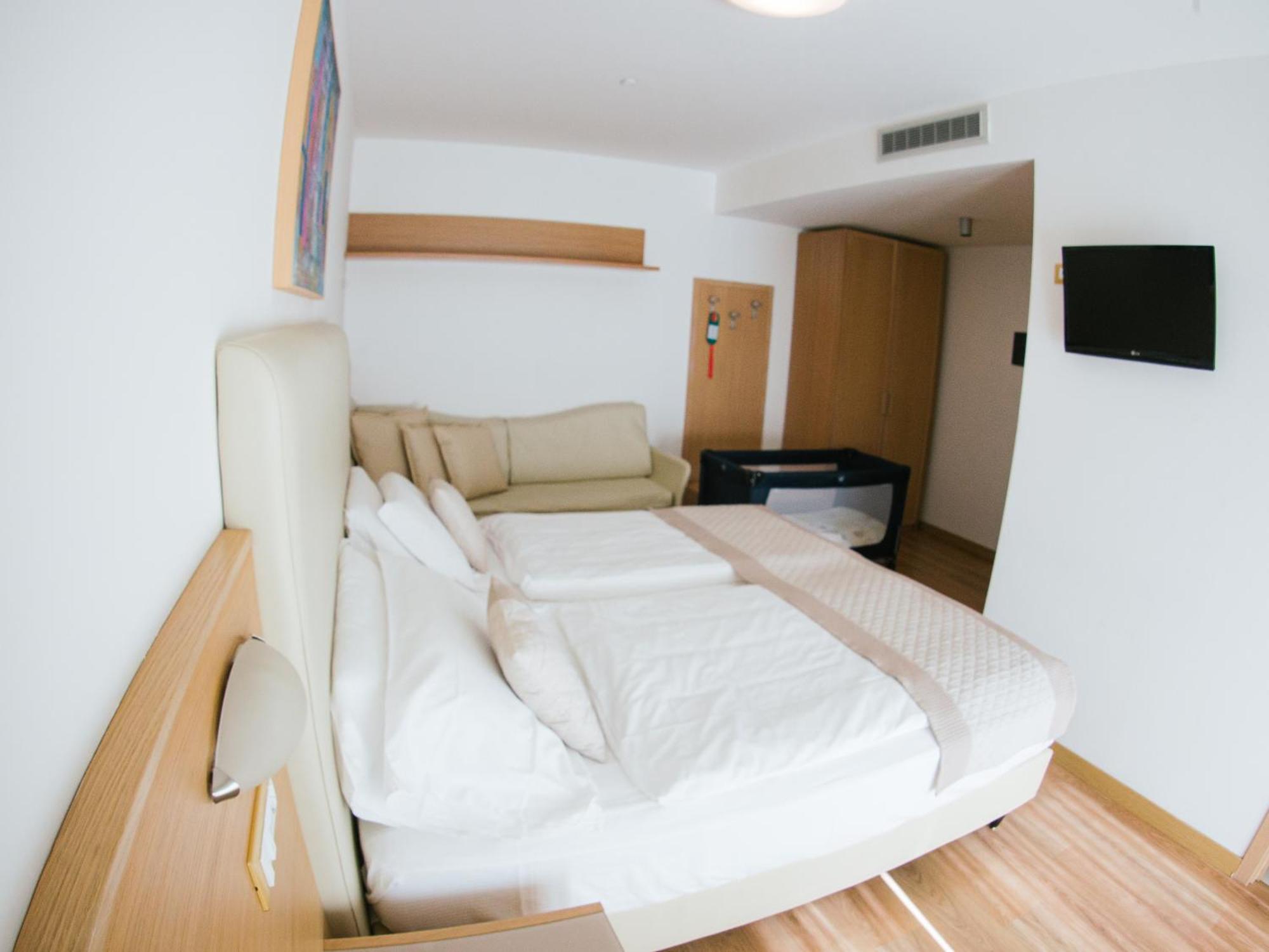 Deluxe Double Room Side Sea View