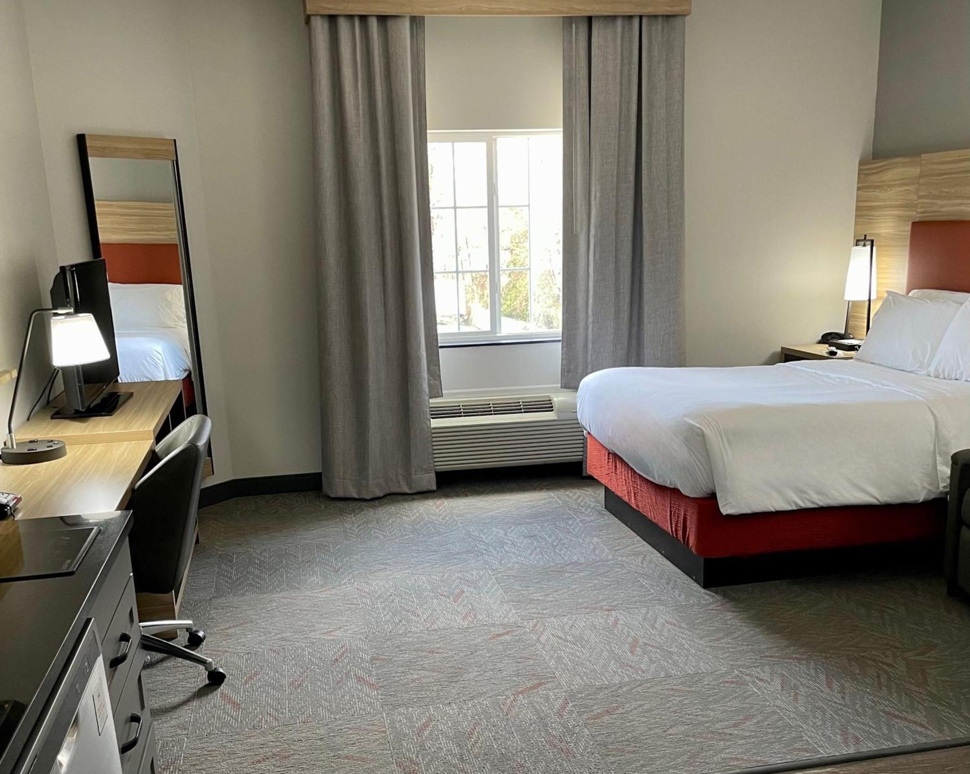 Queen Studio Suite