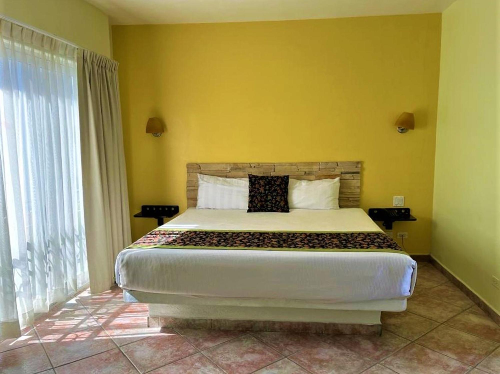 Superior King Room,1555374799:JPEG