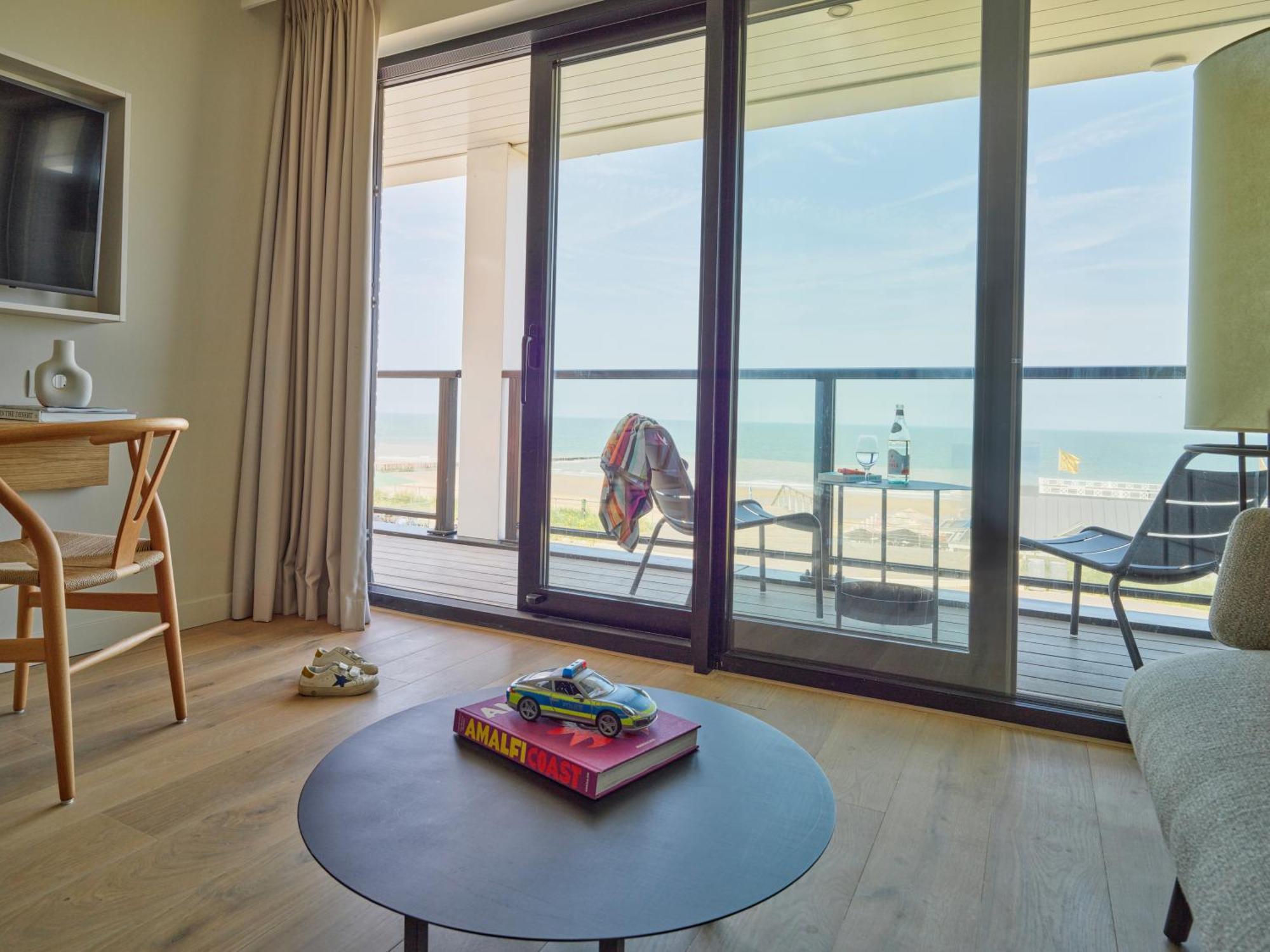Cosy Seaview,1555551226:JPEG