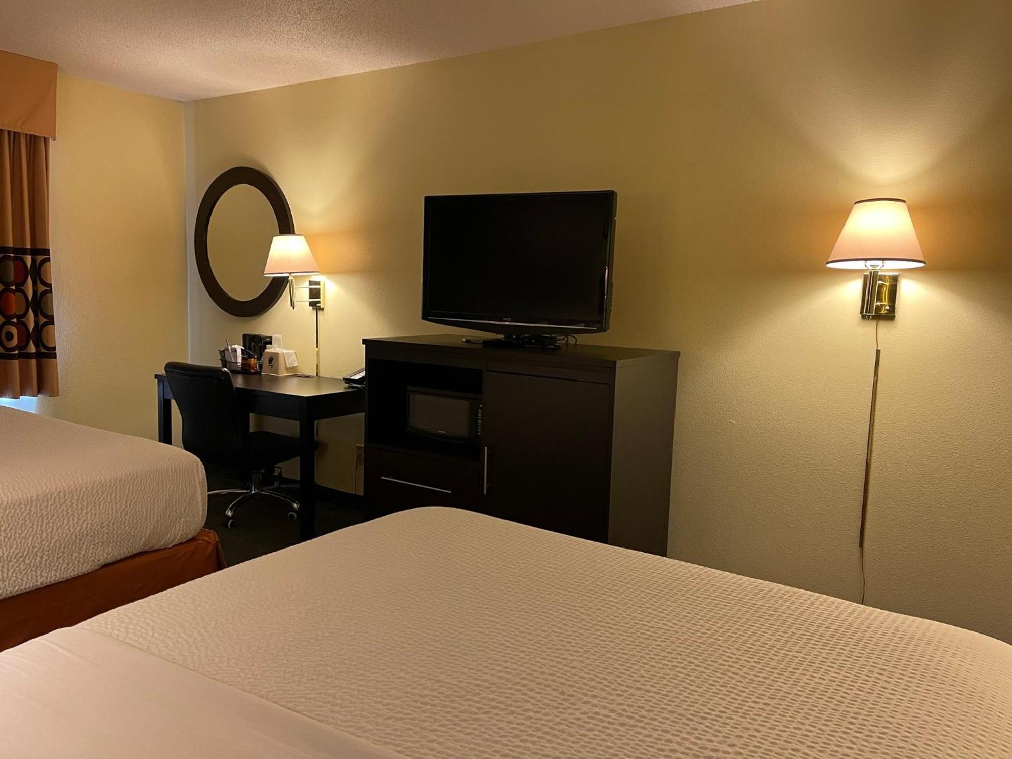 Queen Room Two Queen Beds Non-Smoking
