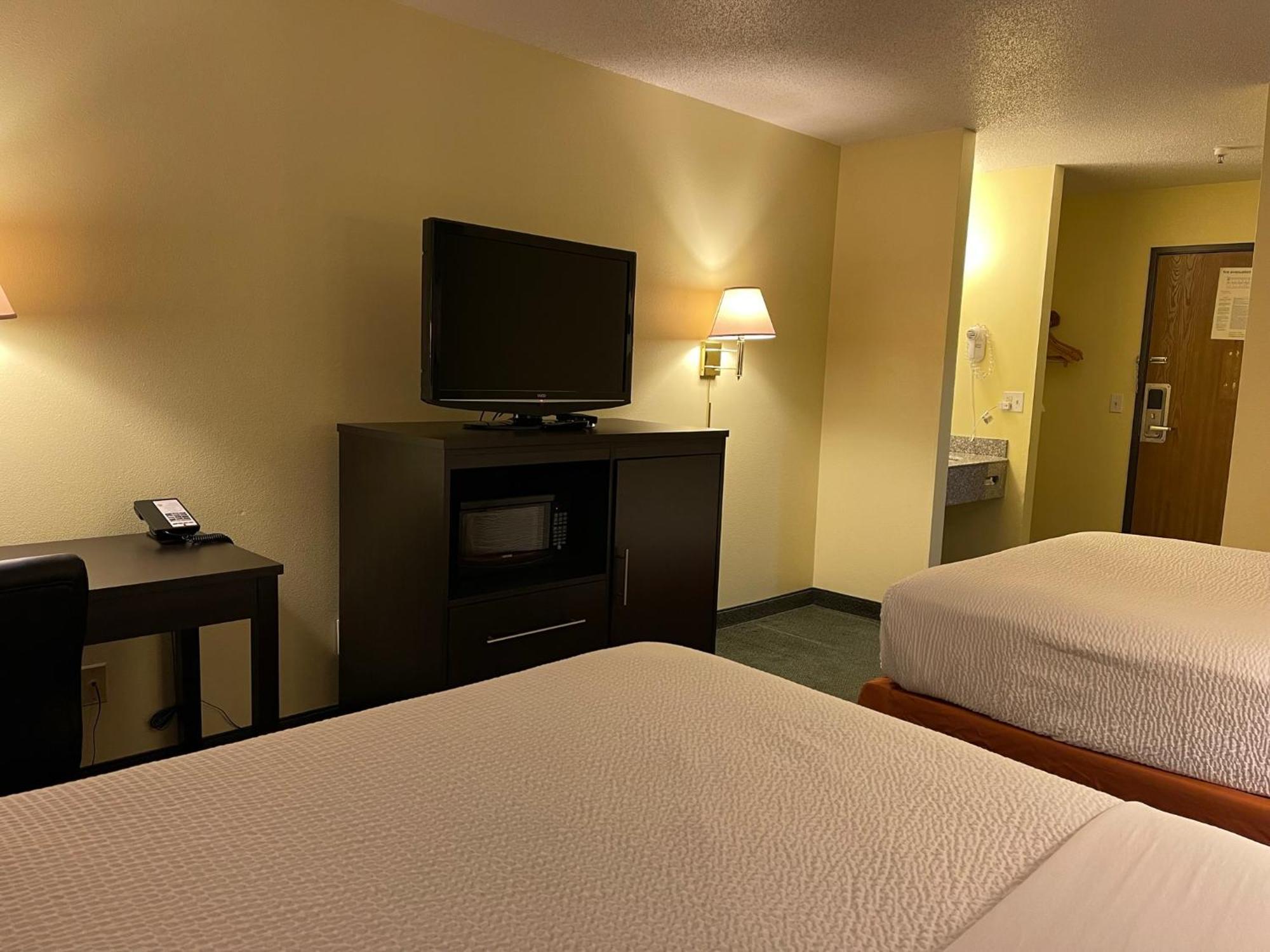 Queen Room Two Queen Beds Non-Smoking