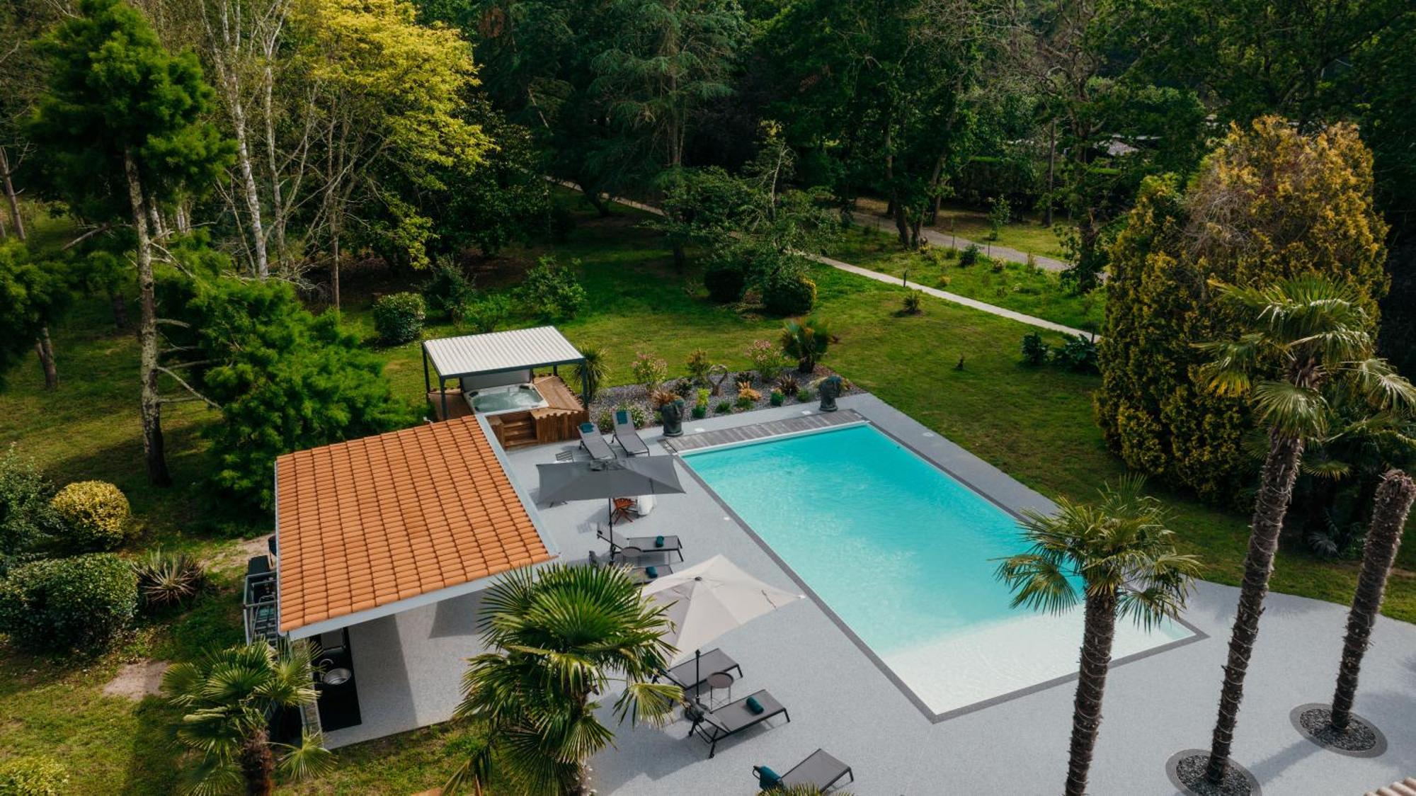 Suite Pool View