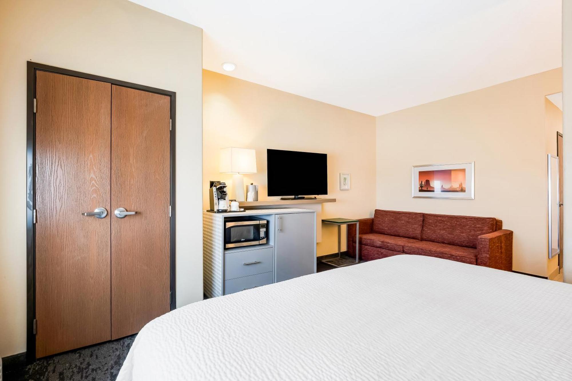 Standard King Room