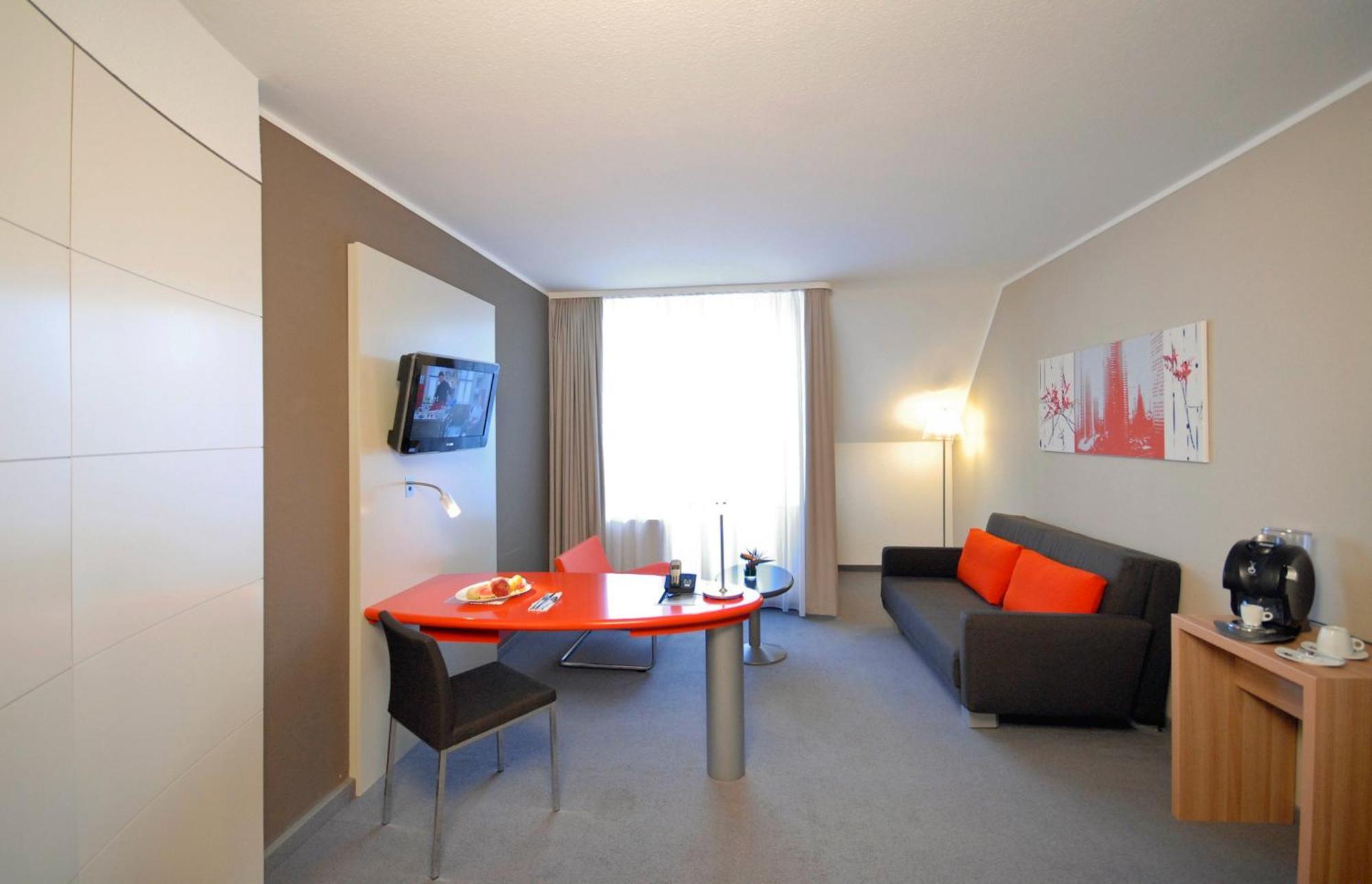 Privilege Queen Suite with Sofa Bed and Balcony,1555939027:JPEG