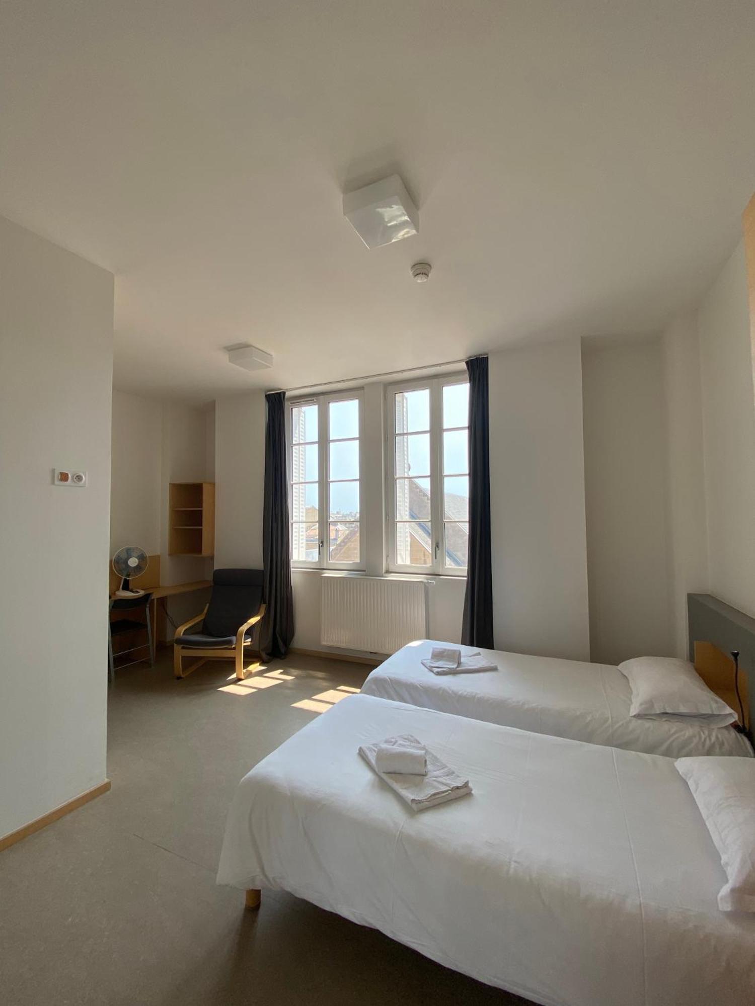 Twin Room,1556130283:JPEG