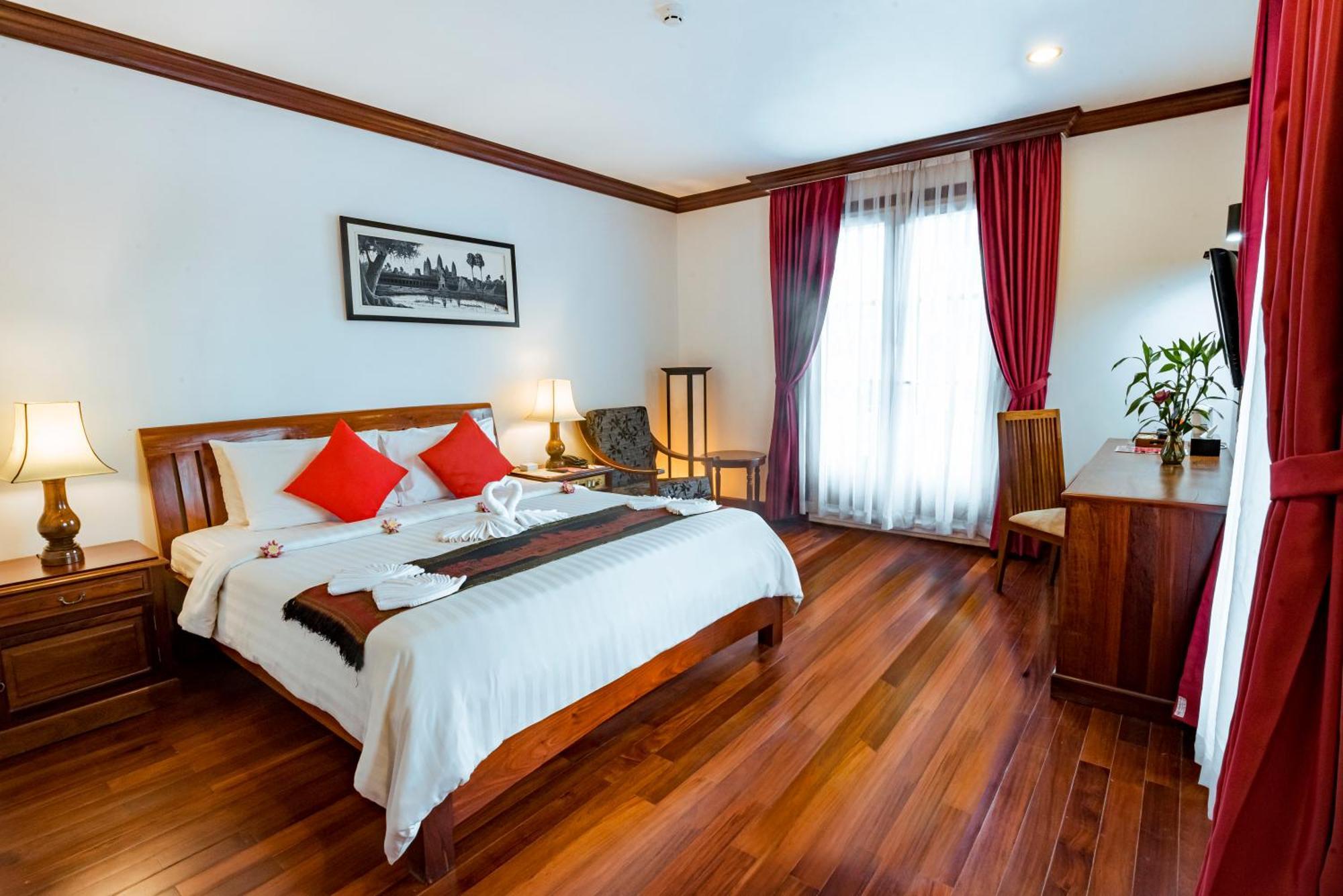 Deluxe Double Room with Pool View