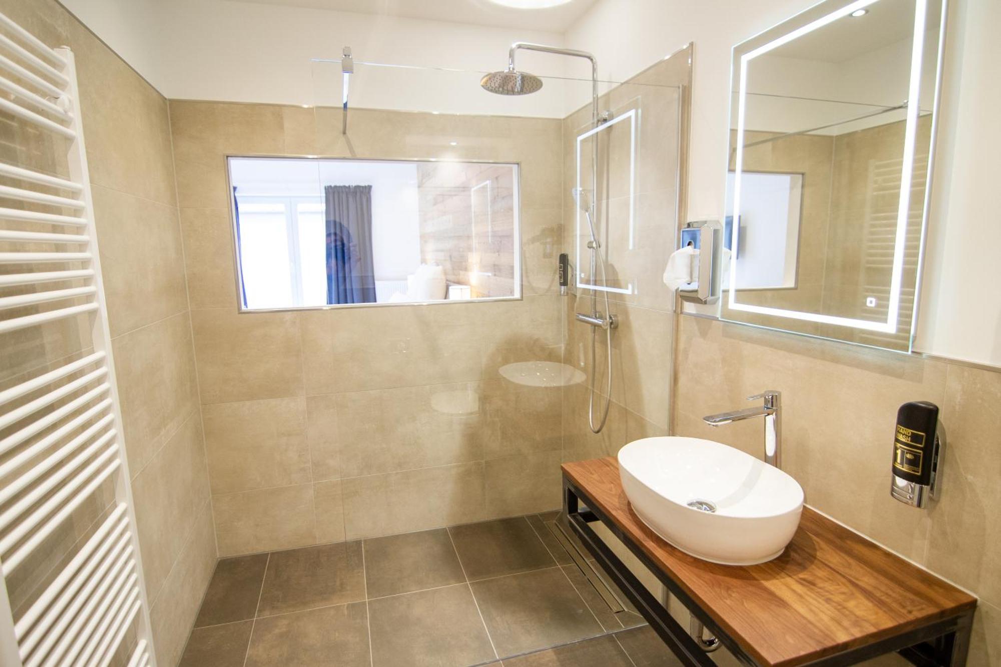 Large Double Room Annex