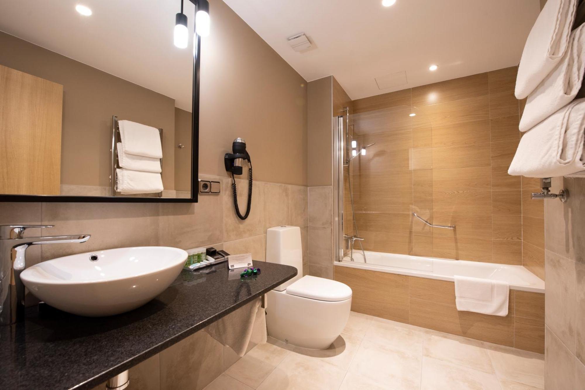 Large Single Room
