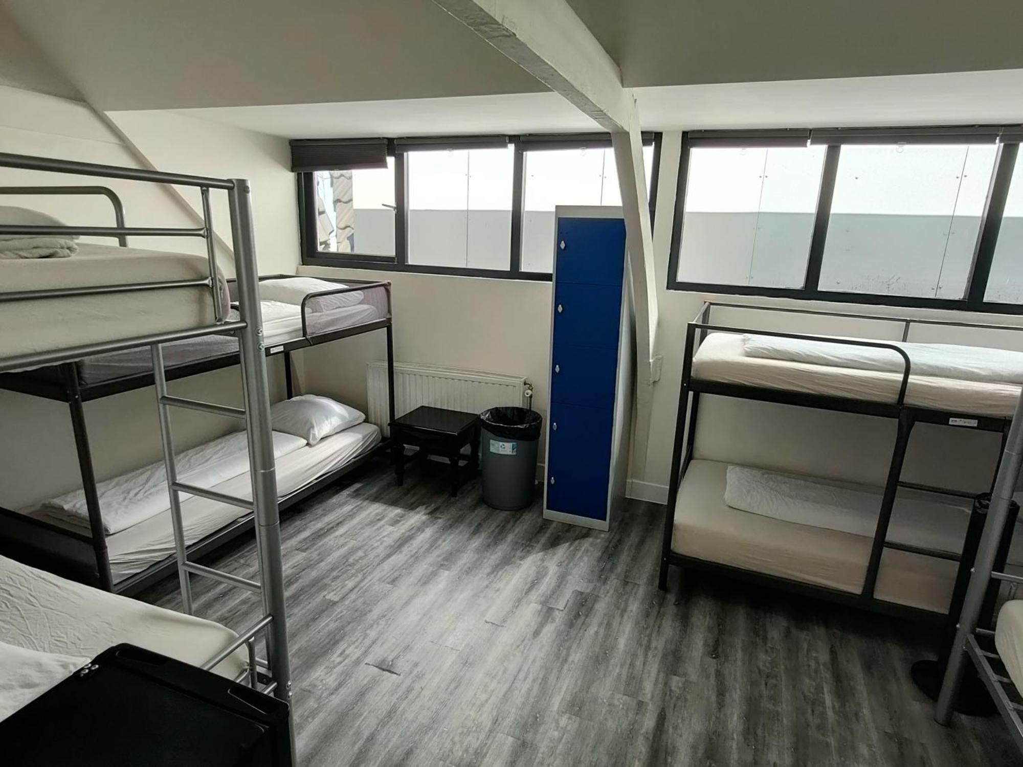Bed 8-Bed Mixed Dormitory Room