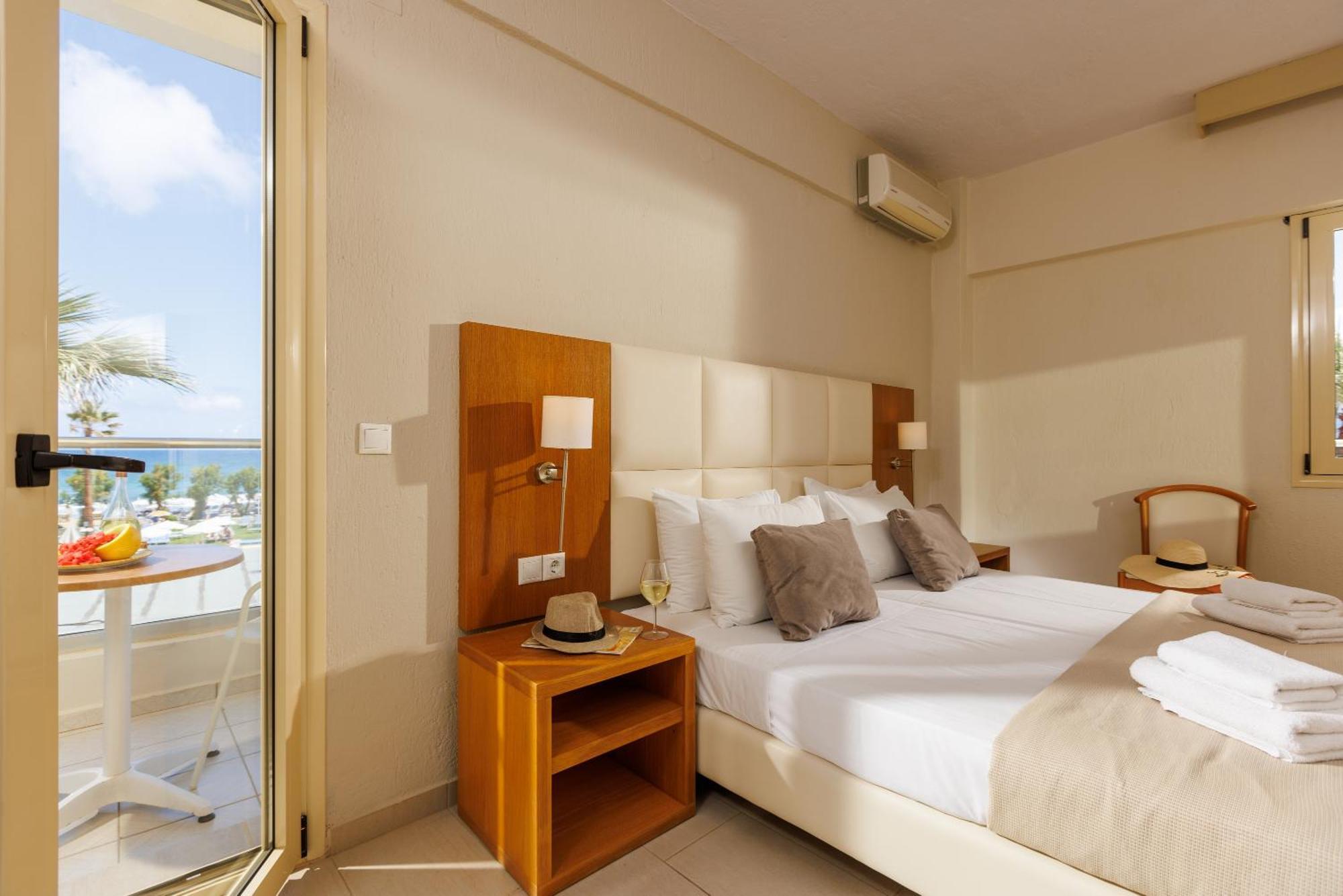 Double or Twin Room Side Sea View