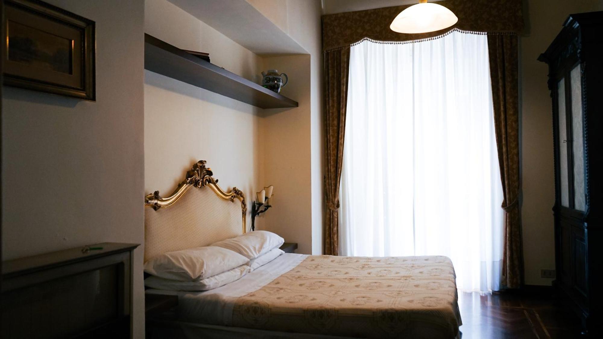 Double Room Private External Bathroom