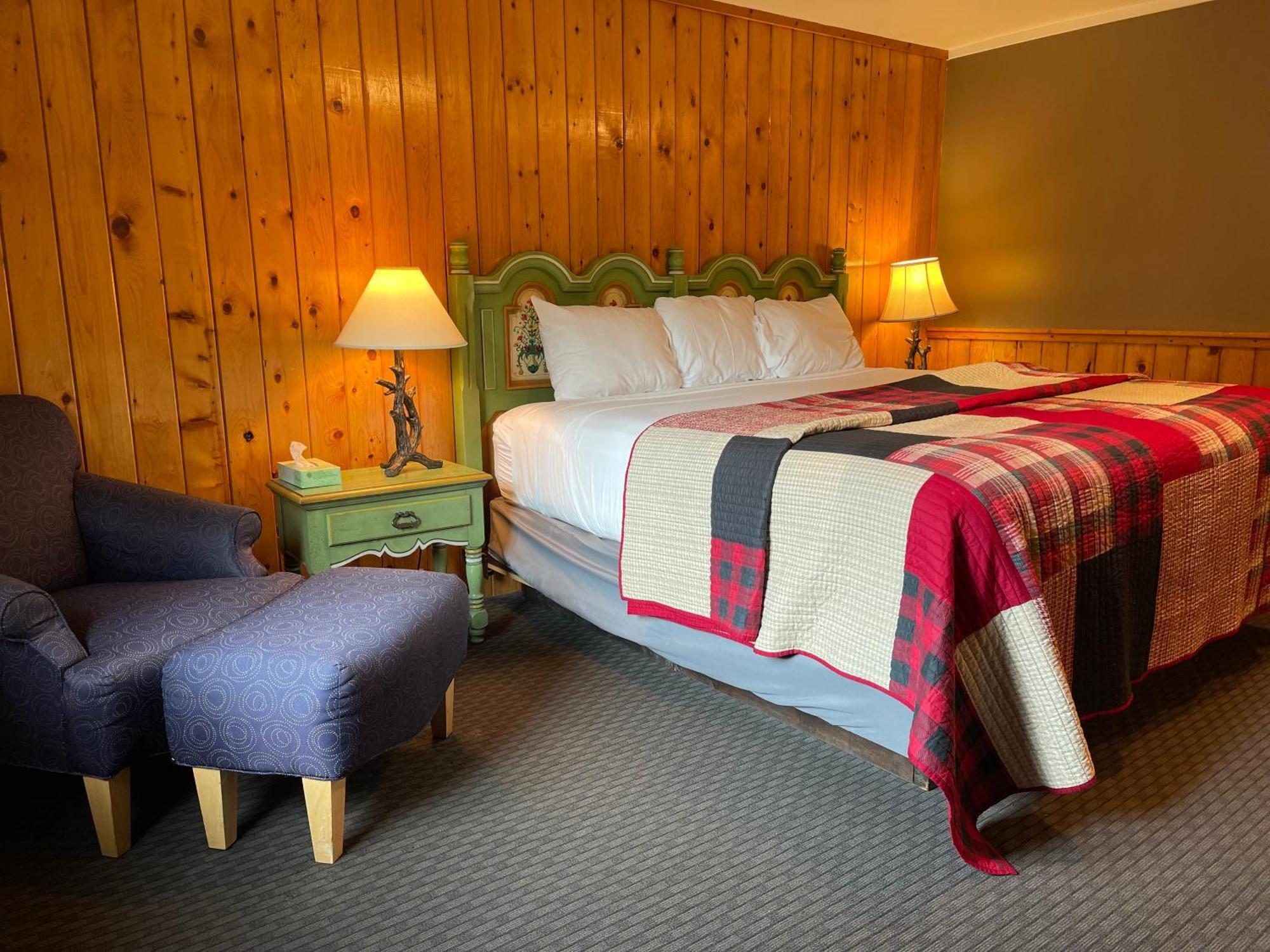 Deluxe King Room