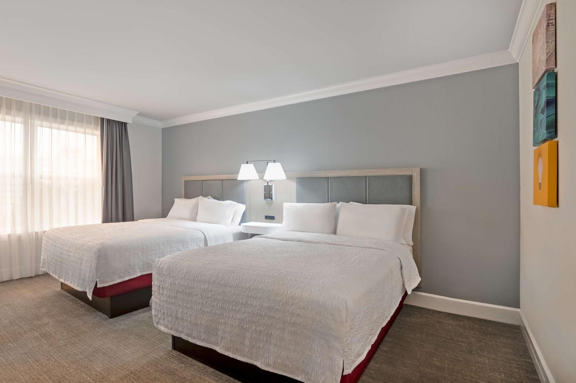 Queen Room Two Queen Beds Sofa Bed Non-Smoking