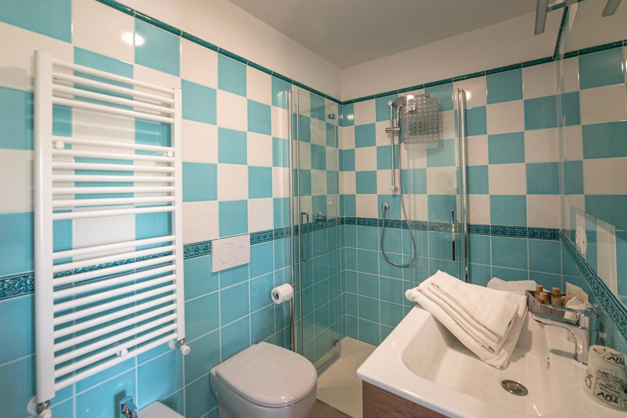 Double Room Private Bathroom