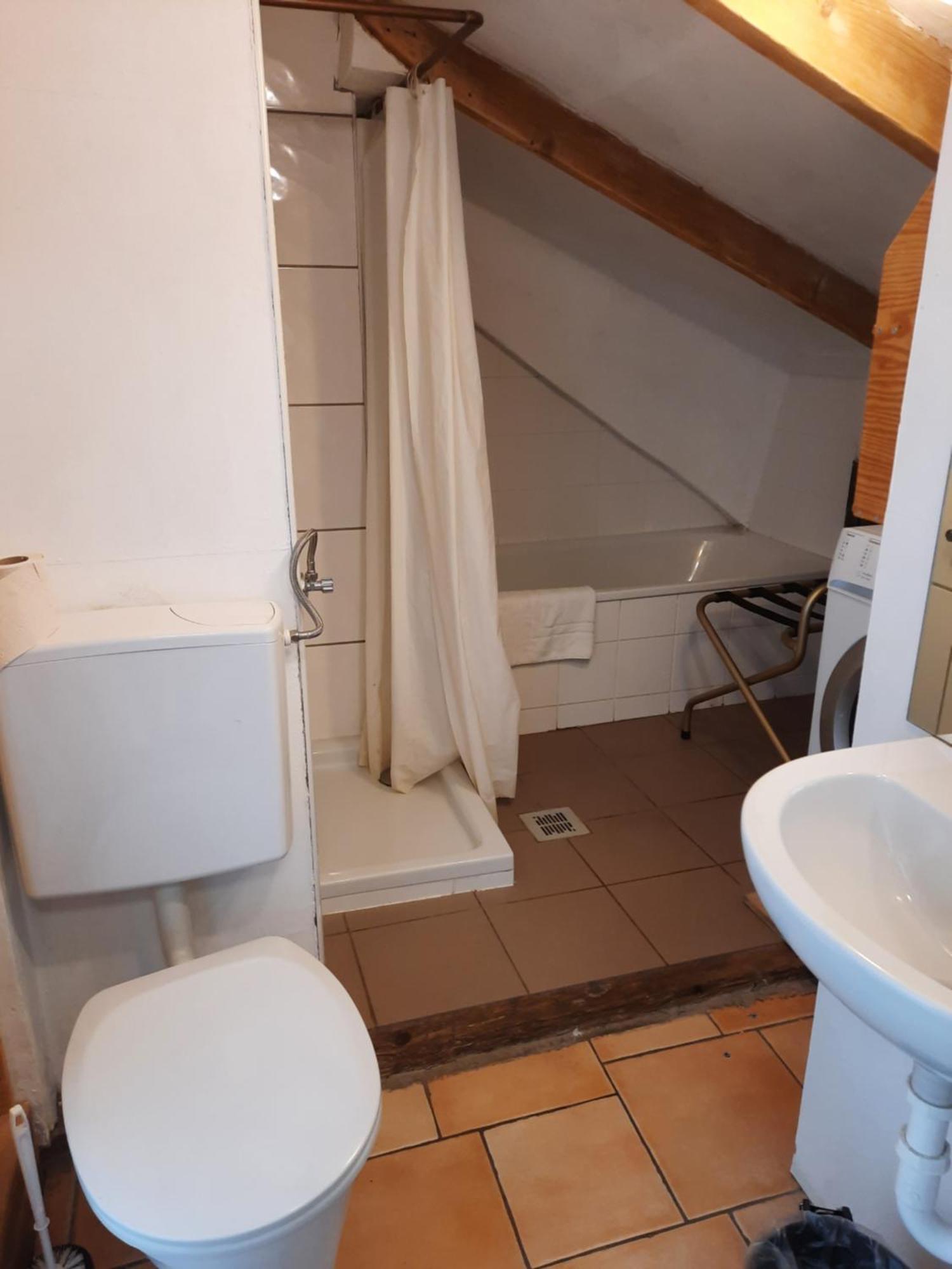 Economy Quadruple Room