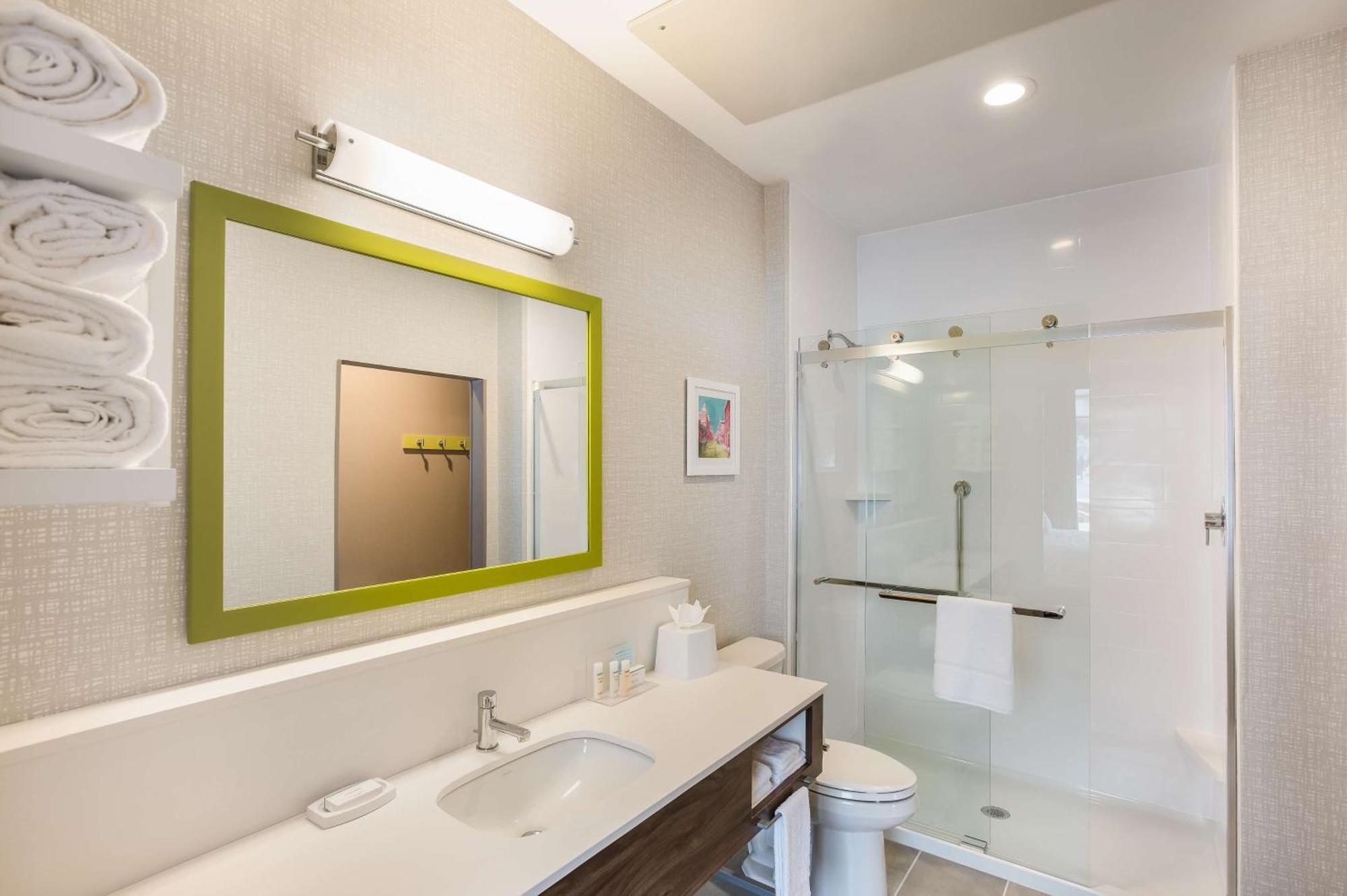 One-Bedroom King Suite,1557057772:JPEG